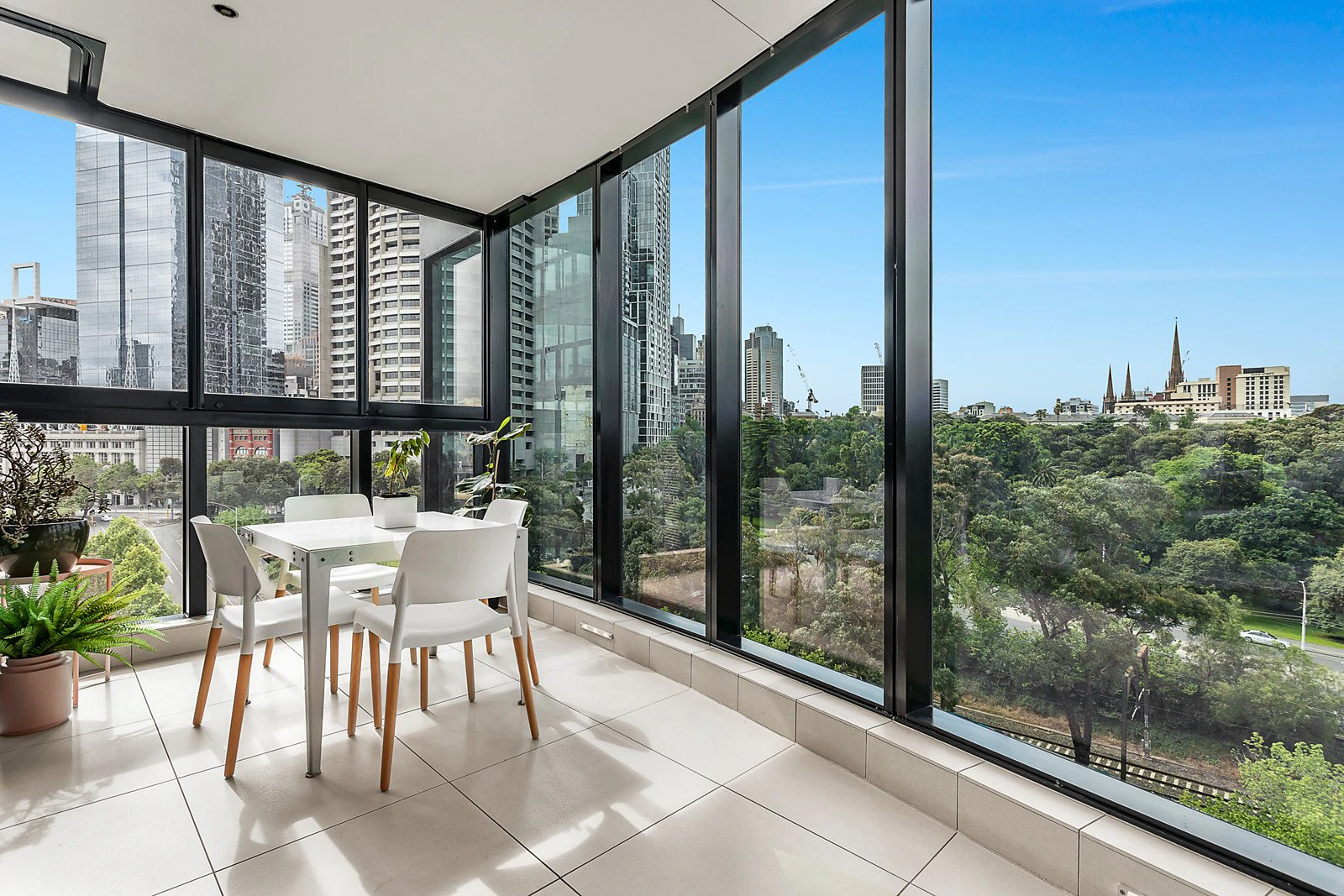 902/279 Wellington Parade South, East Melbourne, VIC