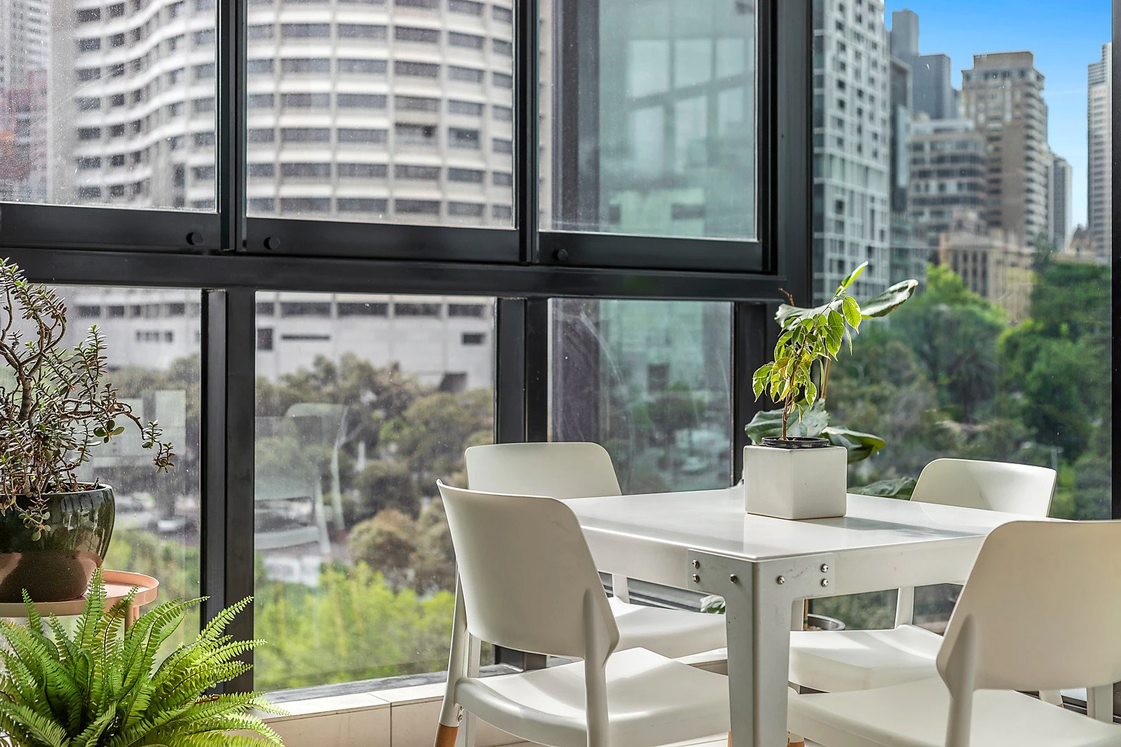 902/279 Wellington Parade South, East Melbourne, VIC