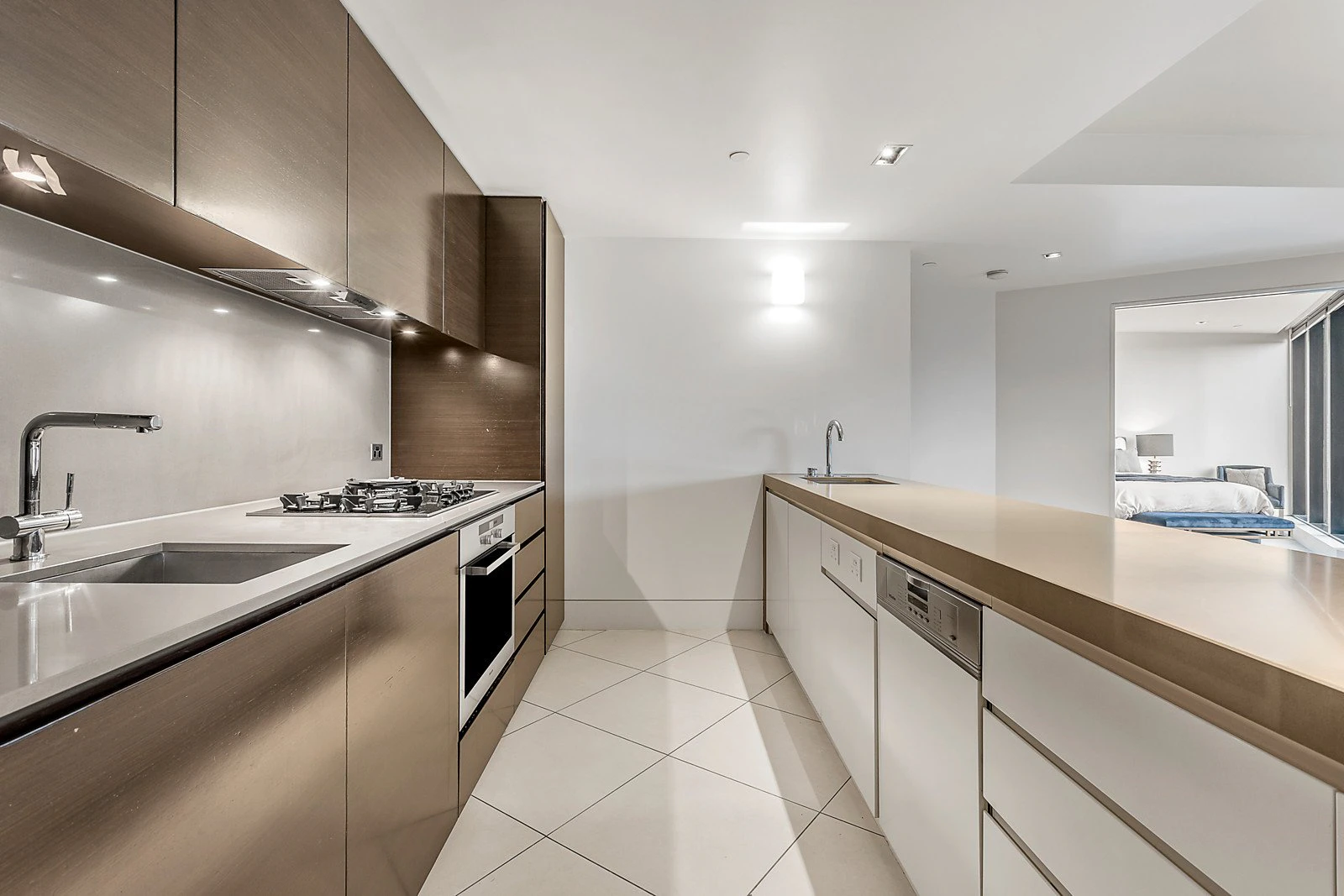902/279 Wellington Parade South, East Melbourne, VIC