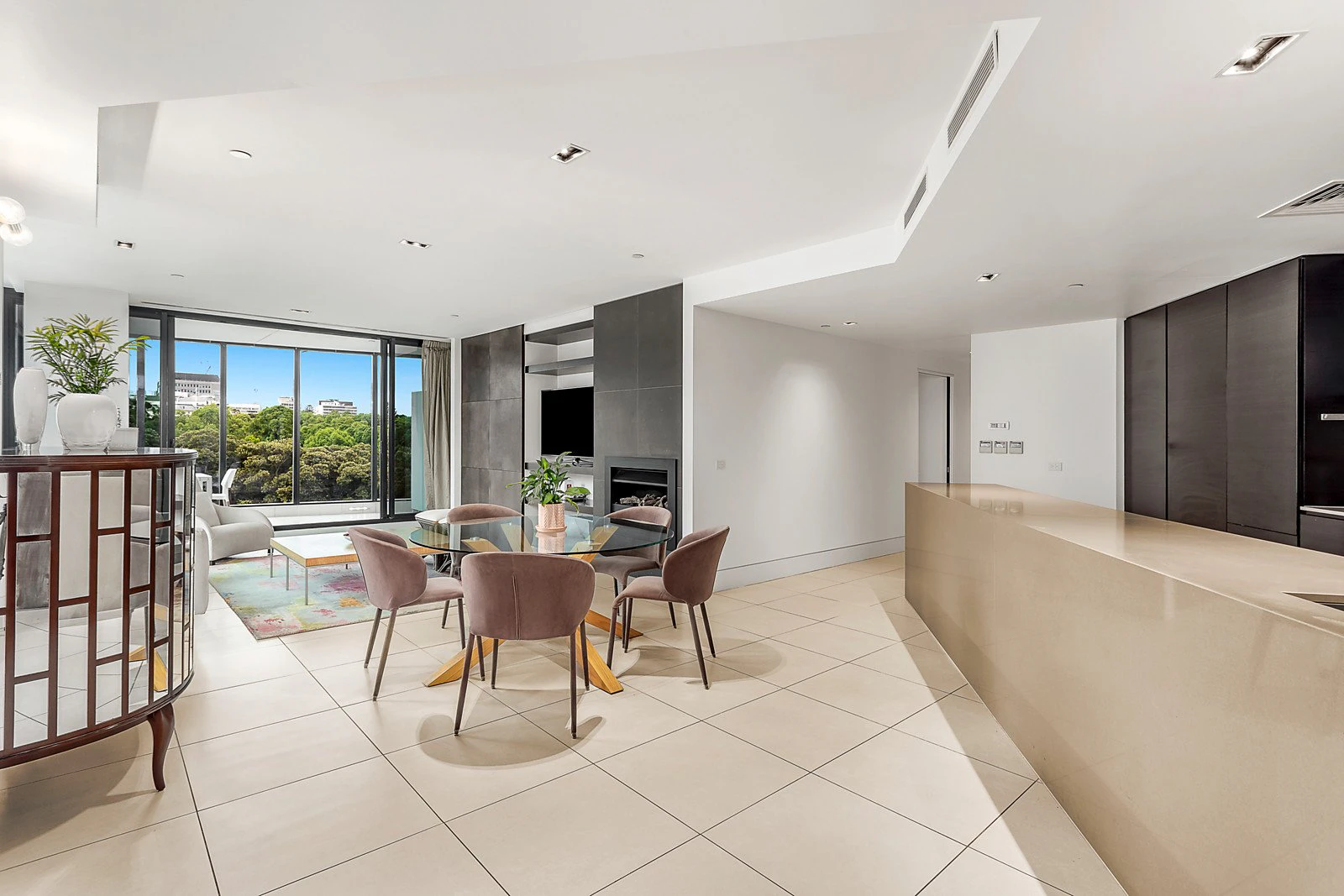 902/279 Wellington Parade South, East Melbourne, VIC