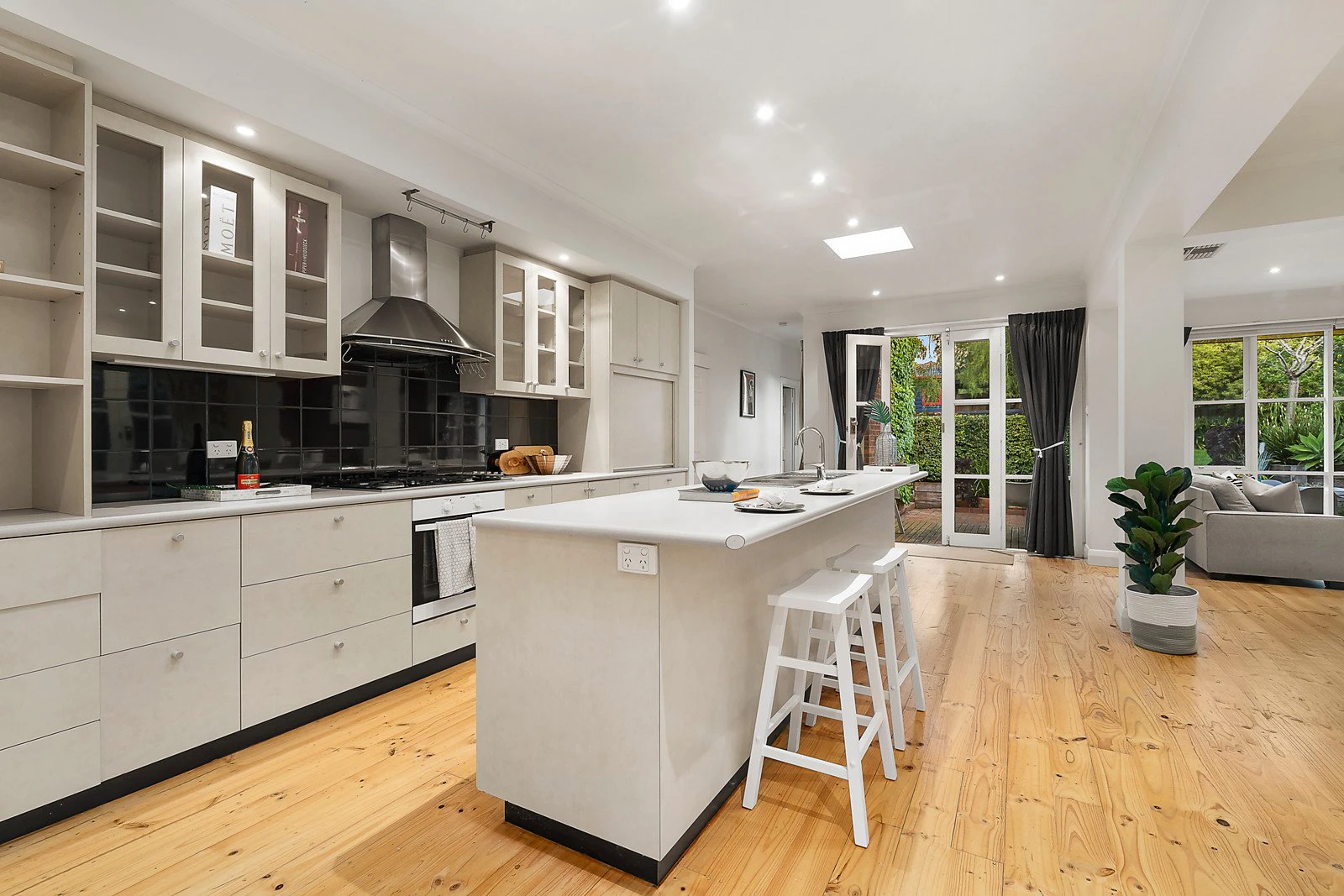 11 Beaconsfield Road, Hawthorn East, VIC