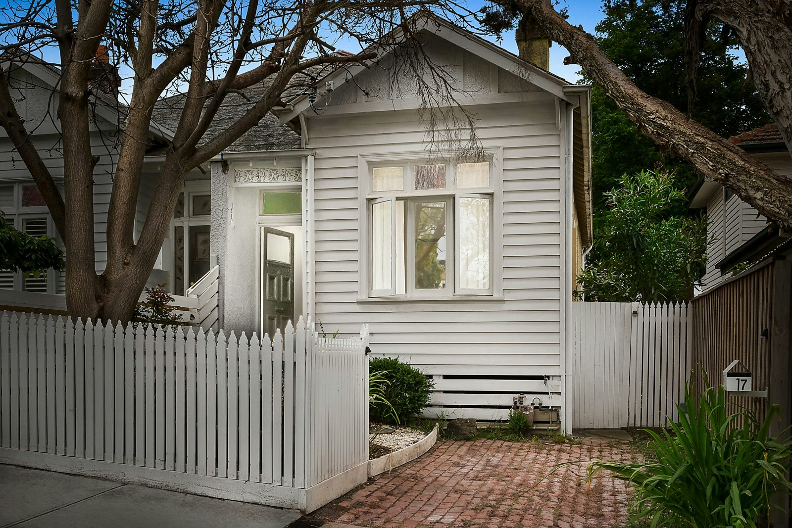 17 Leopold Street, Glen Iris, VIC