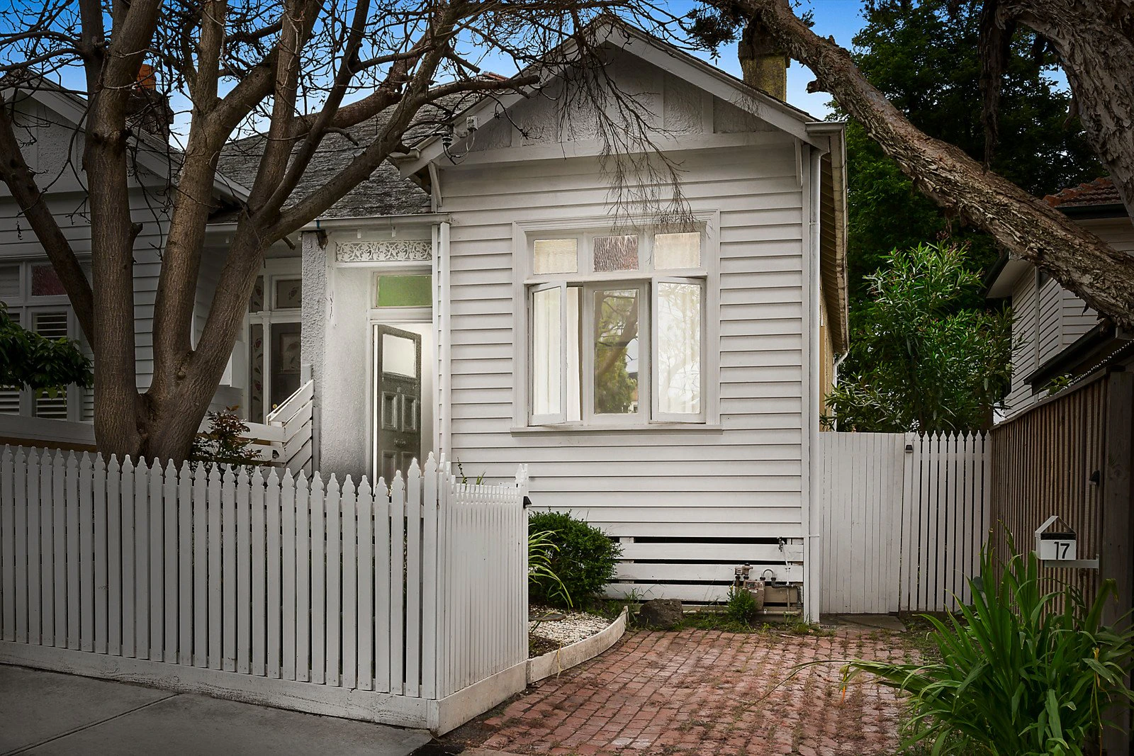 17 Leopold Street, Glen Iris, VIC