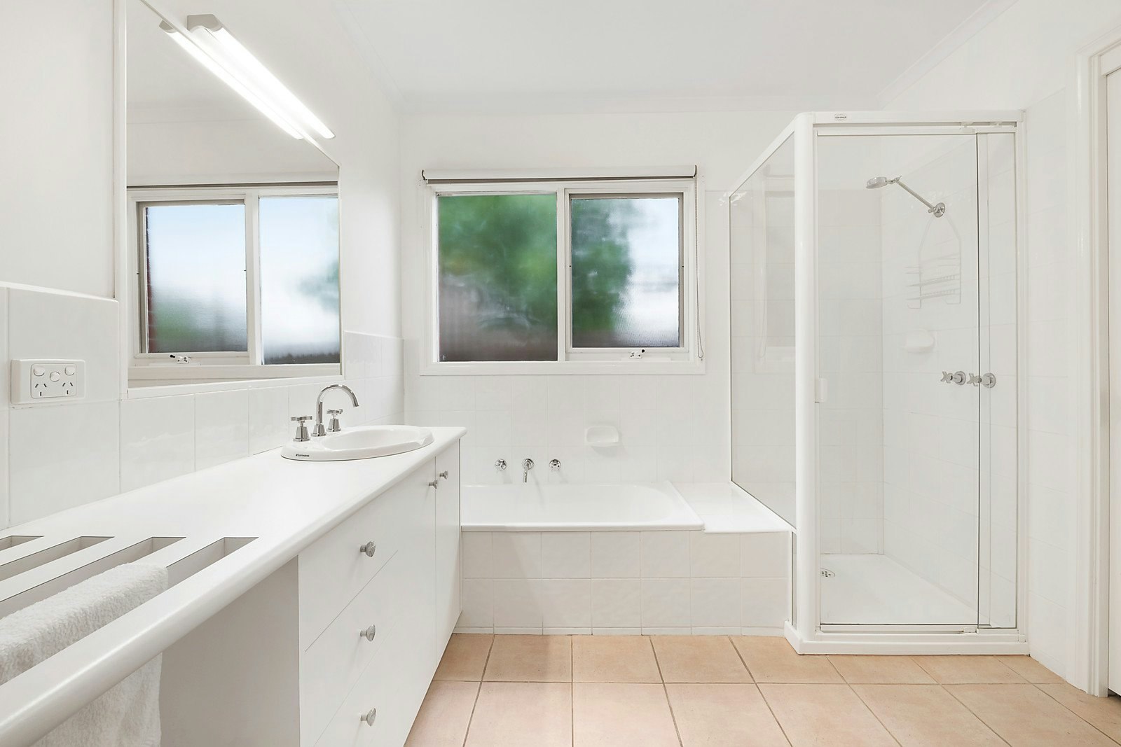 2/70 Raynes Park Road, Hampton, VIC