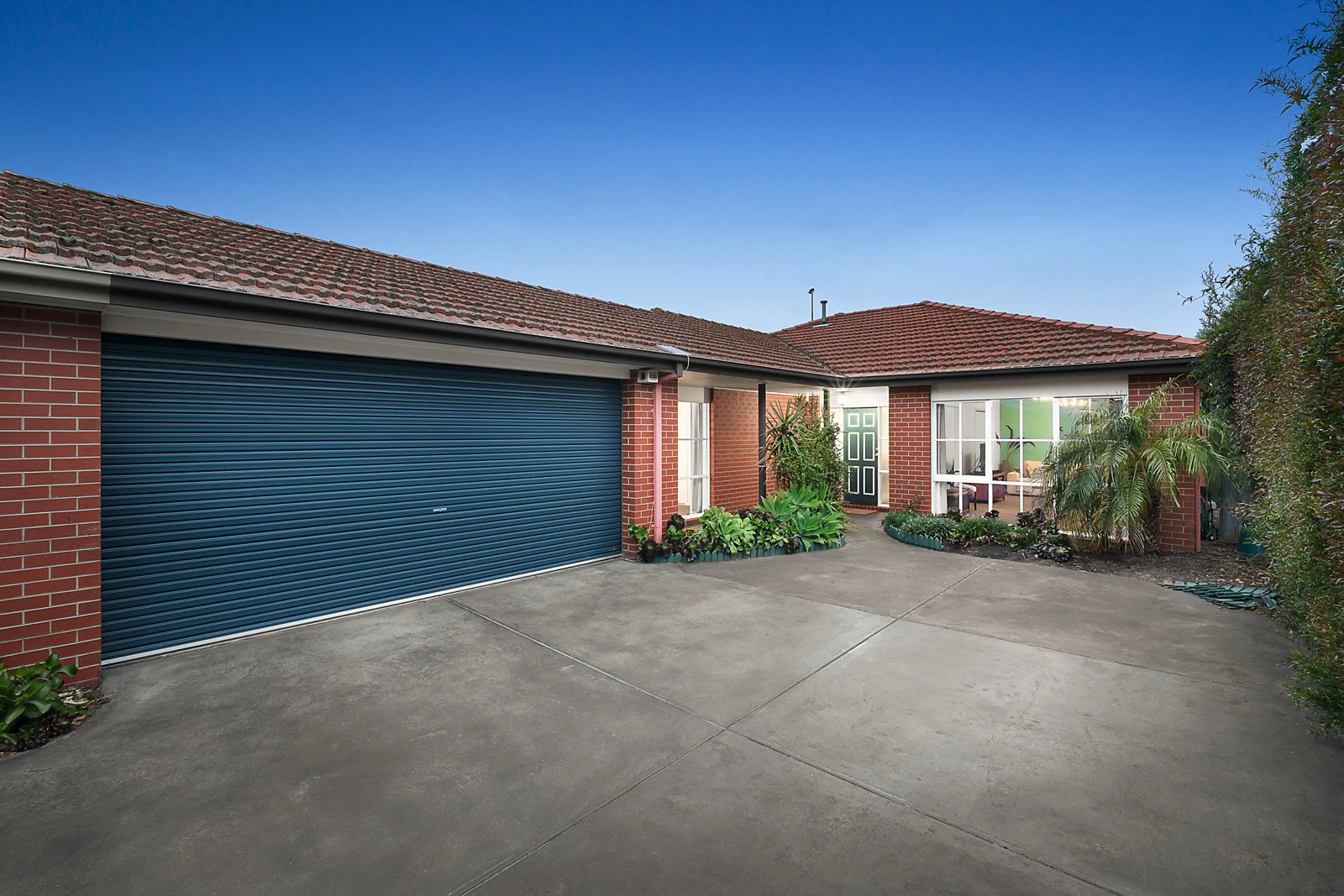 2/70 Raynes Park Road, Hampton, VIC