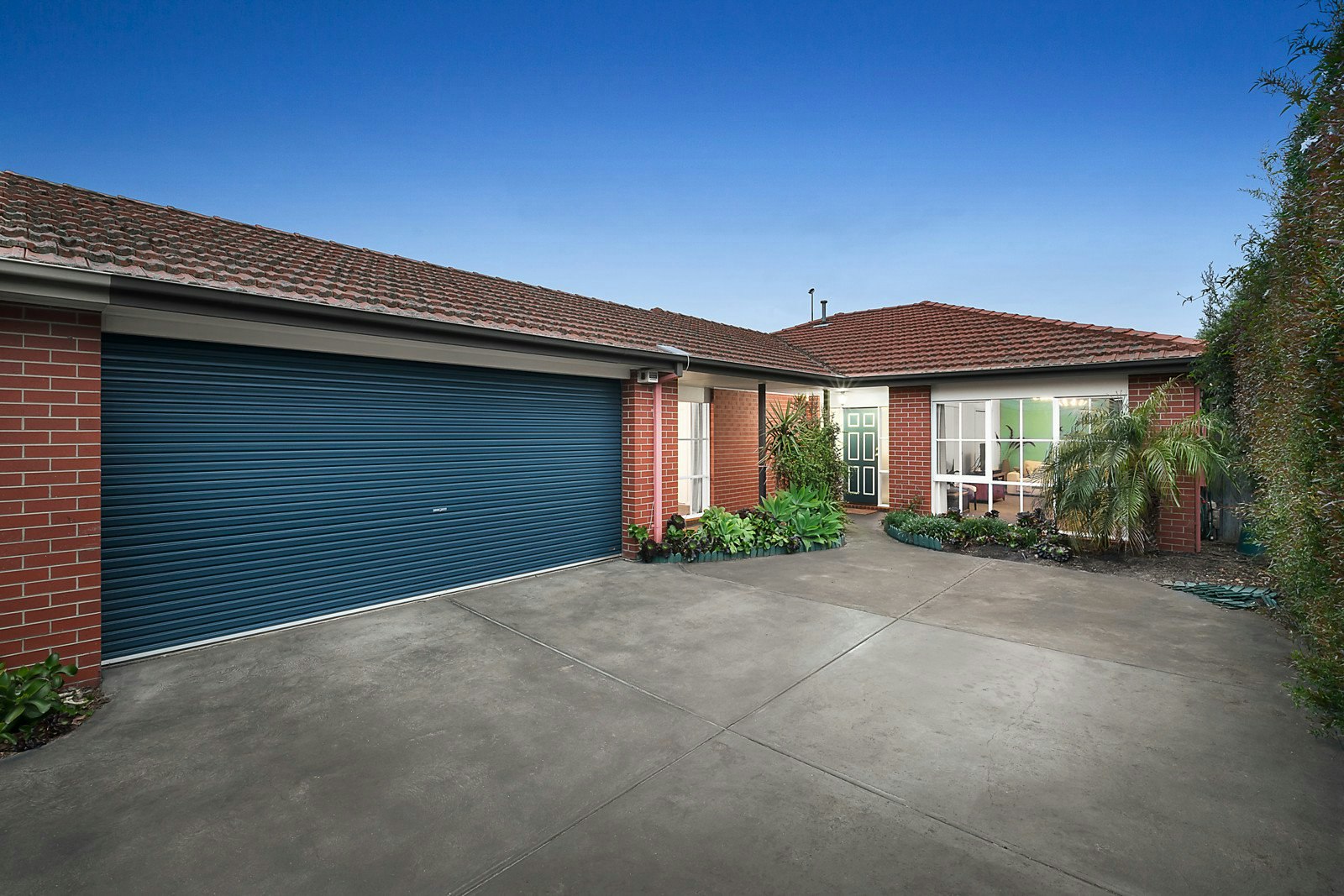 2/70 Raynes Park Road, Hampton, VIC