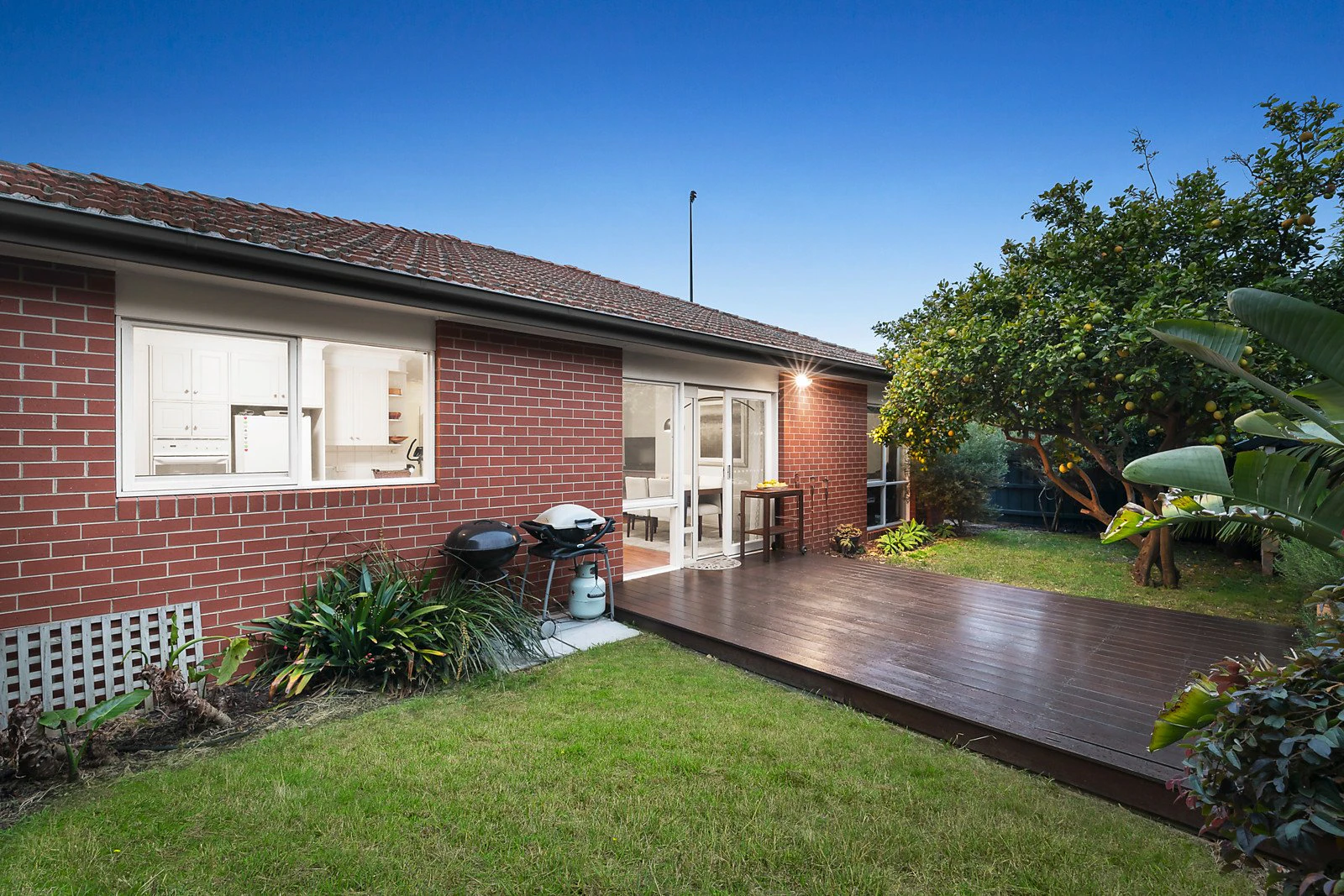 2/70 Raynes Park Road, Hampton, VIC