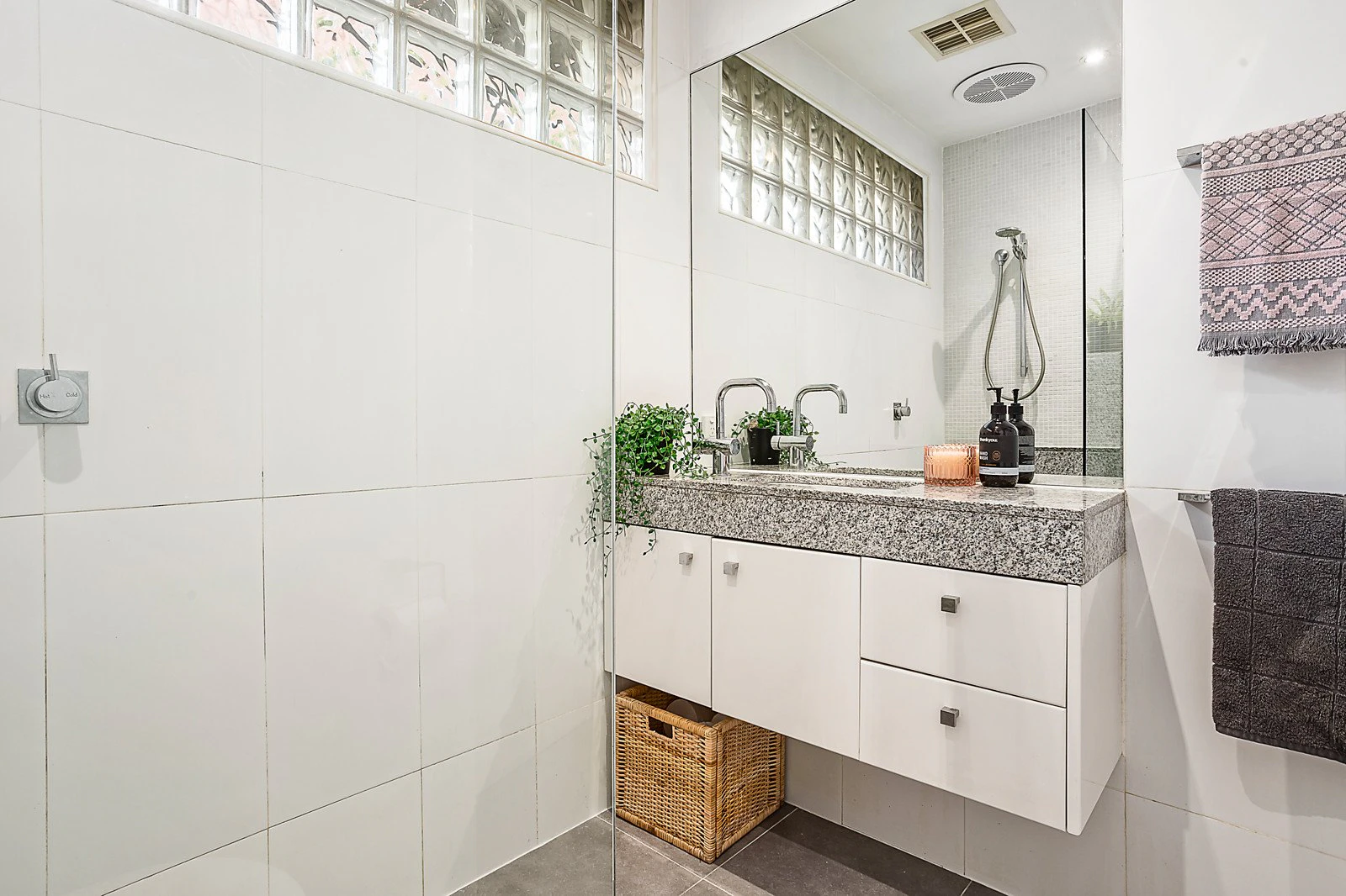 2/8 Pleasant Avenue, Kew, VIC