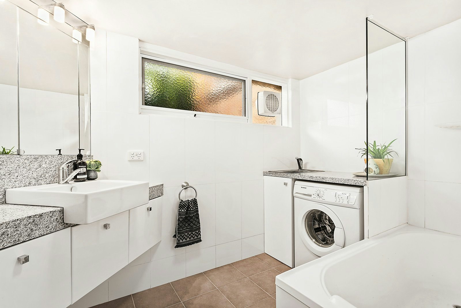 2/8 Pleasant Avenue, Kew, VIC