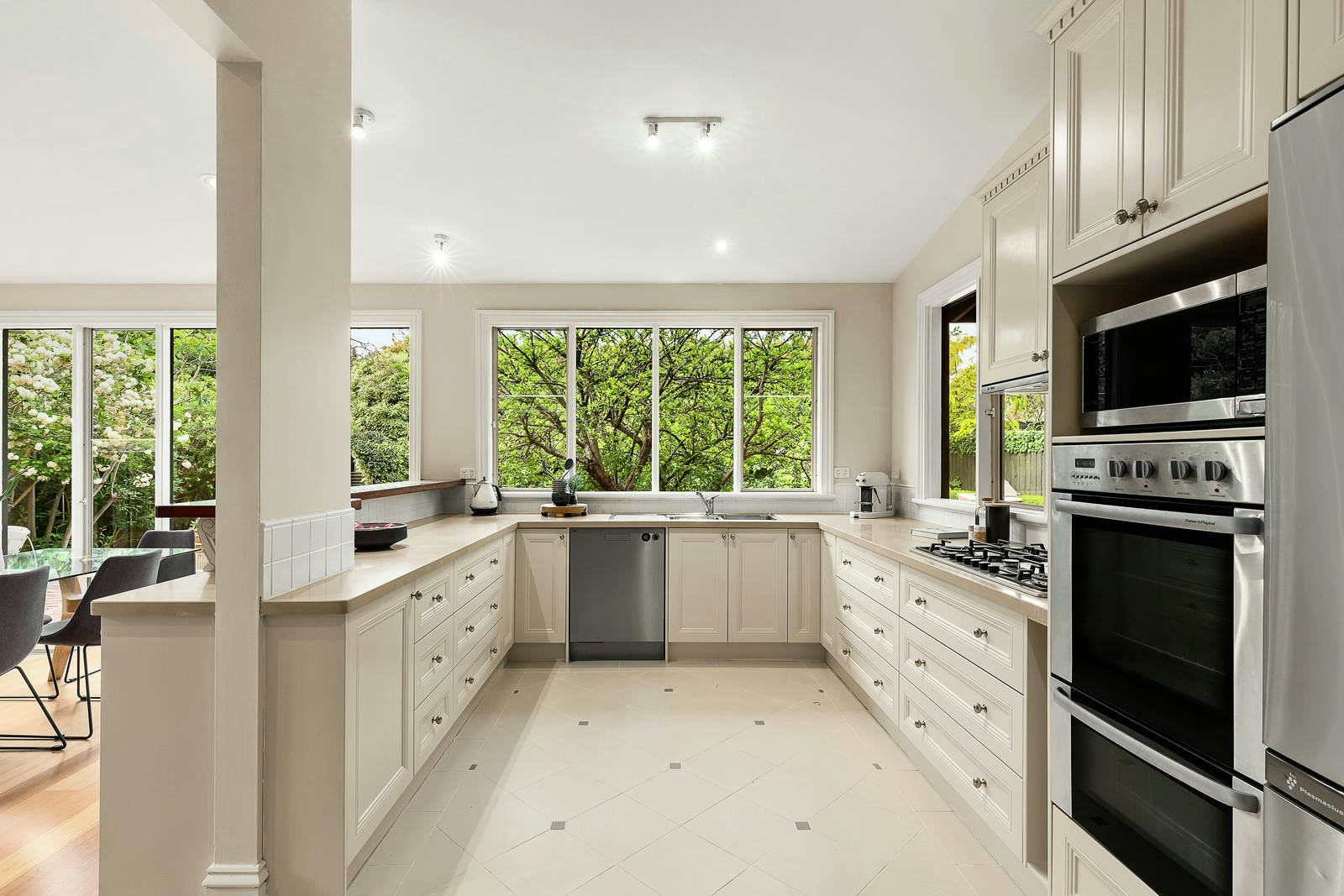 63 Bay Street, Brighton, VIC