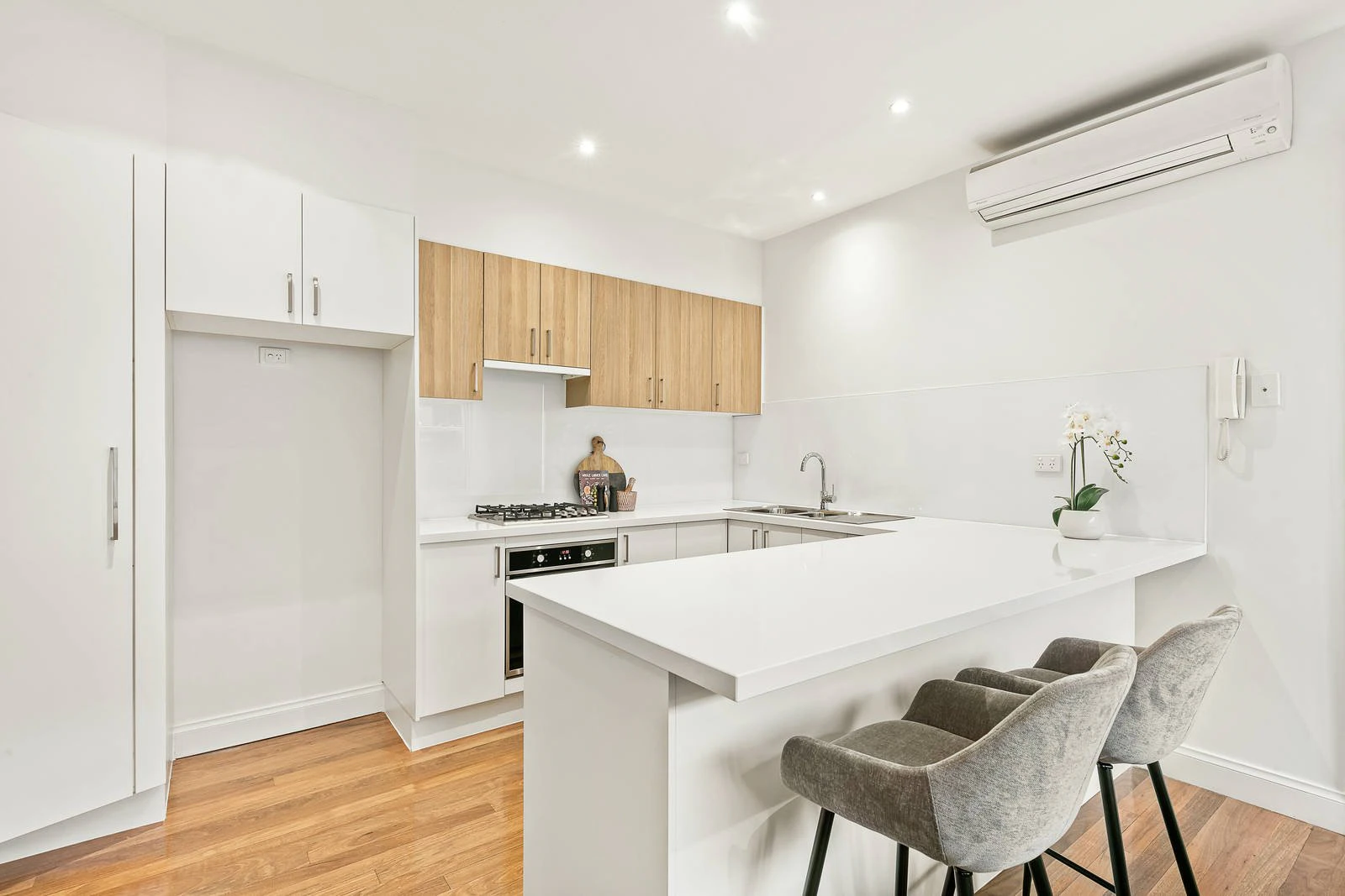 2/53 Cromwell Road, South Yarra, VIC