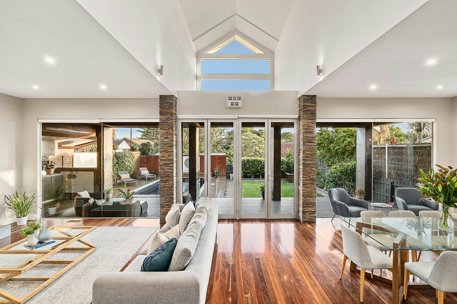 122 Linacre Road, Hampton, VIC