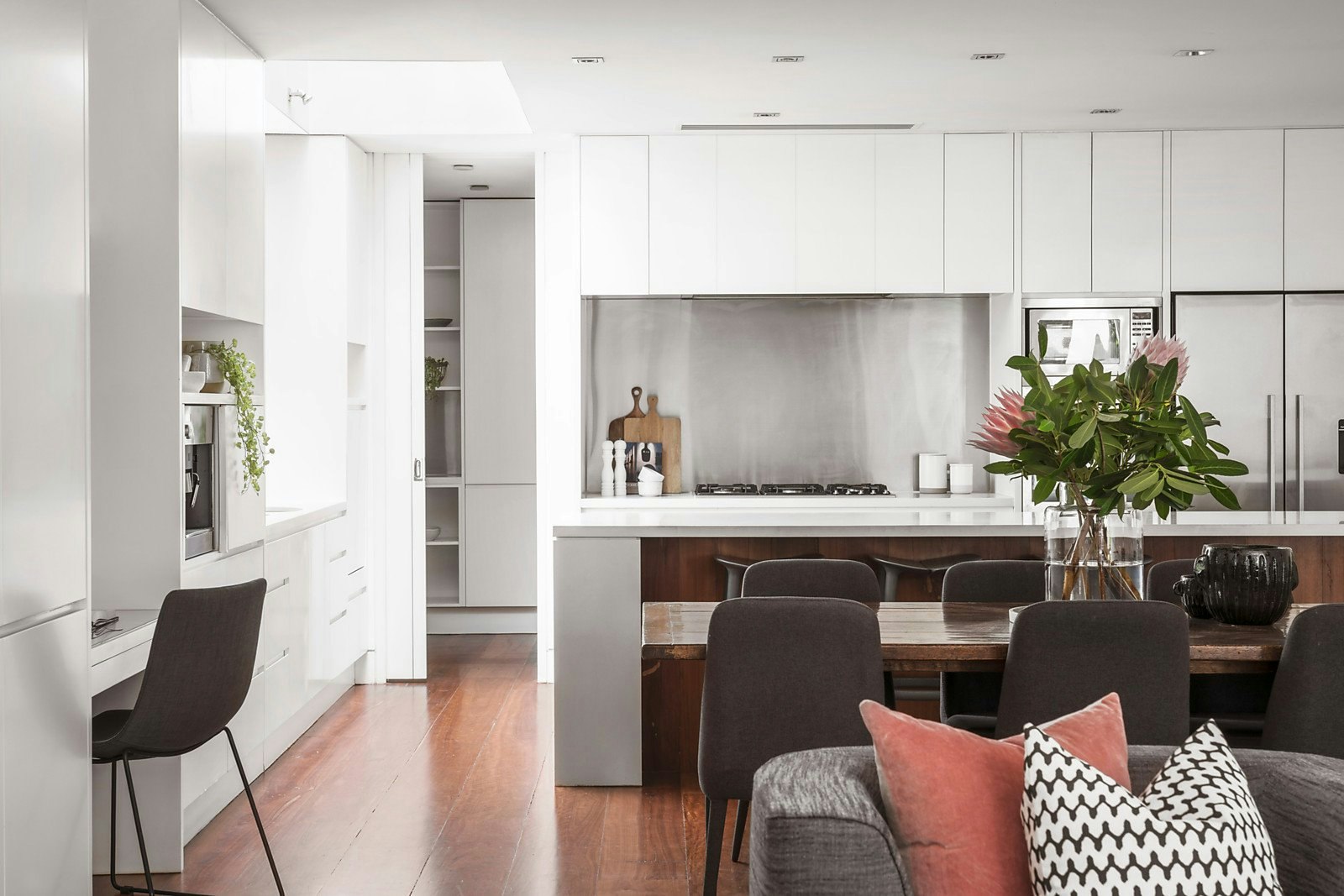 12 Fairlie Court, South Yarra, VIC