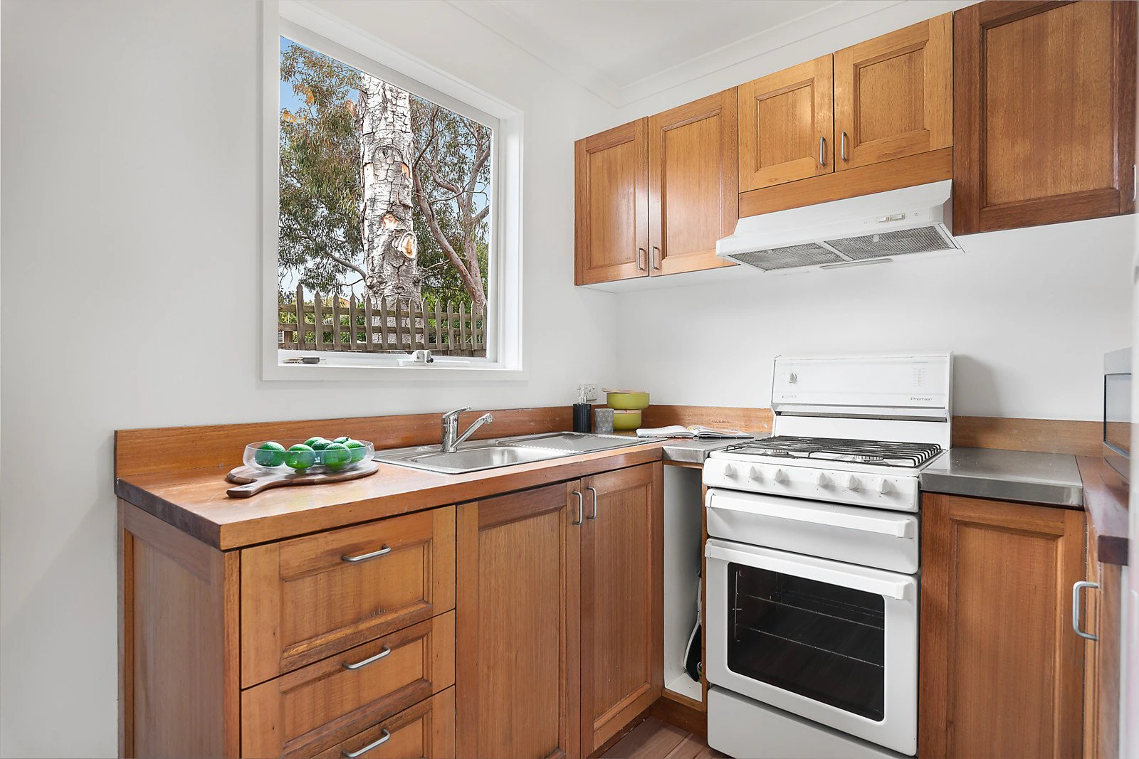 2/75 Wheatley Road, Mckinnon, VIC