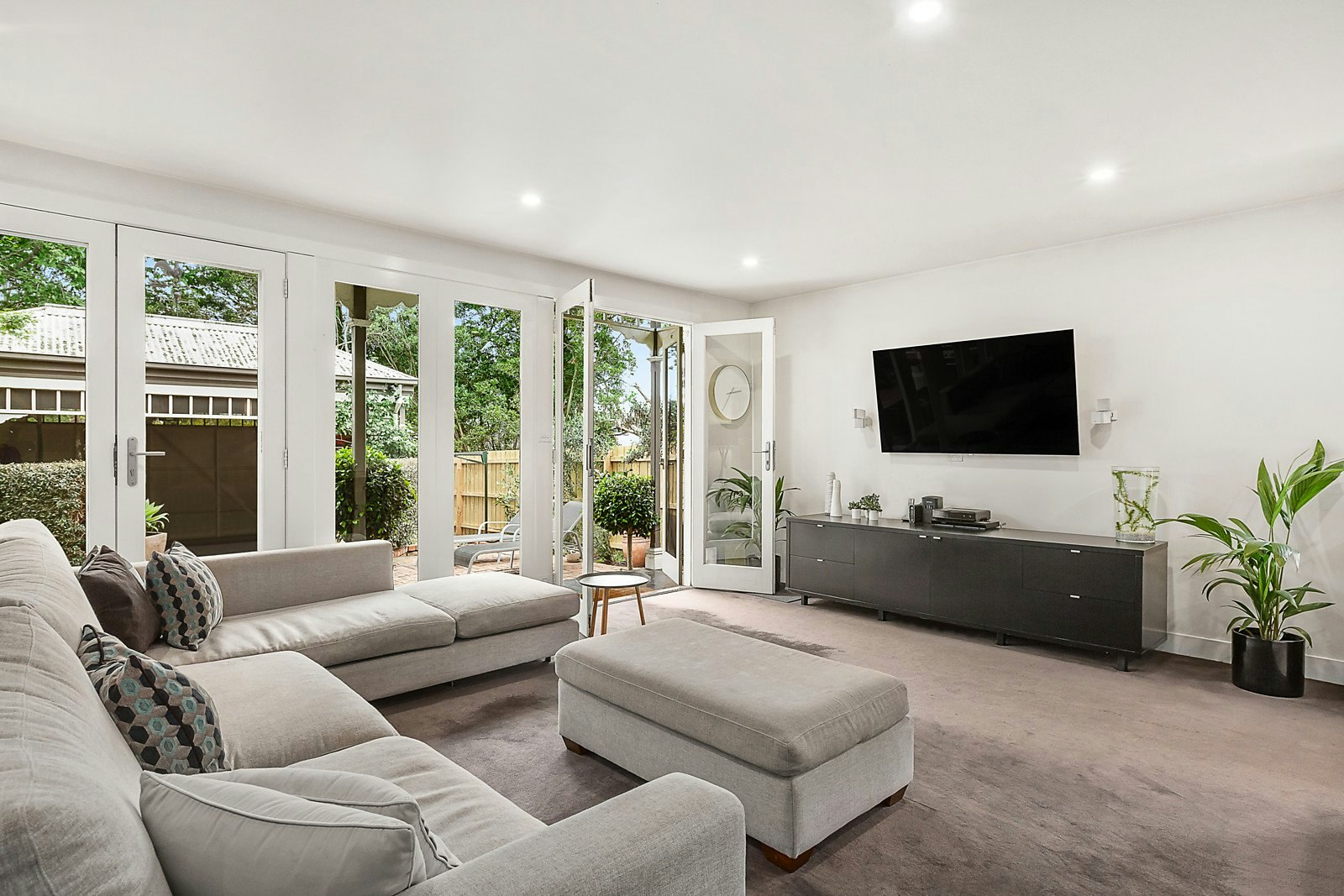 20 Hopetoun Avenue, Canterbury, VIC