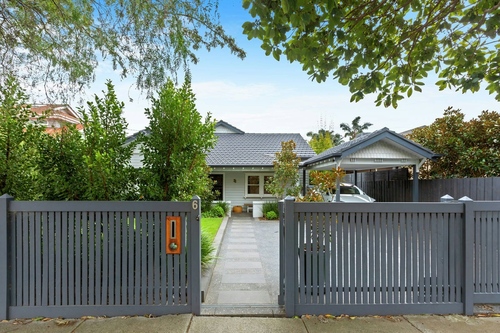 6 Kyarra Street, Hampton, VIC