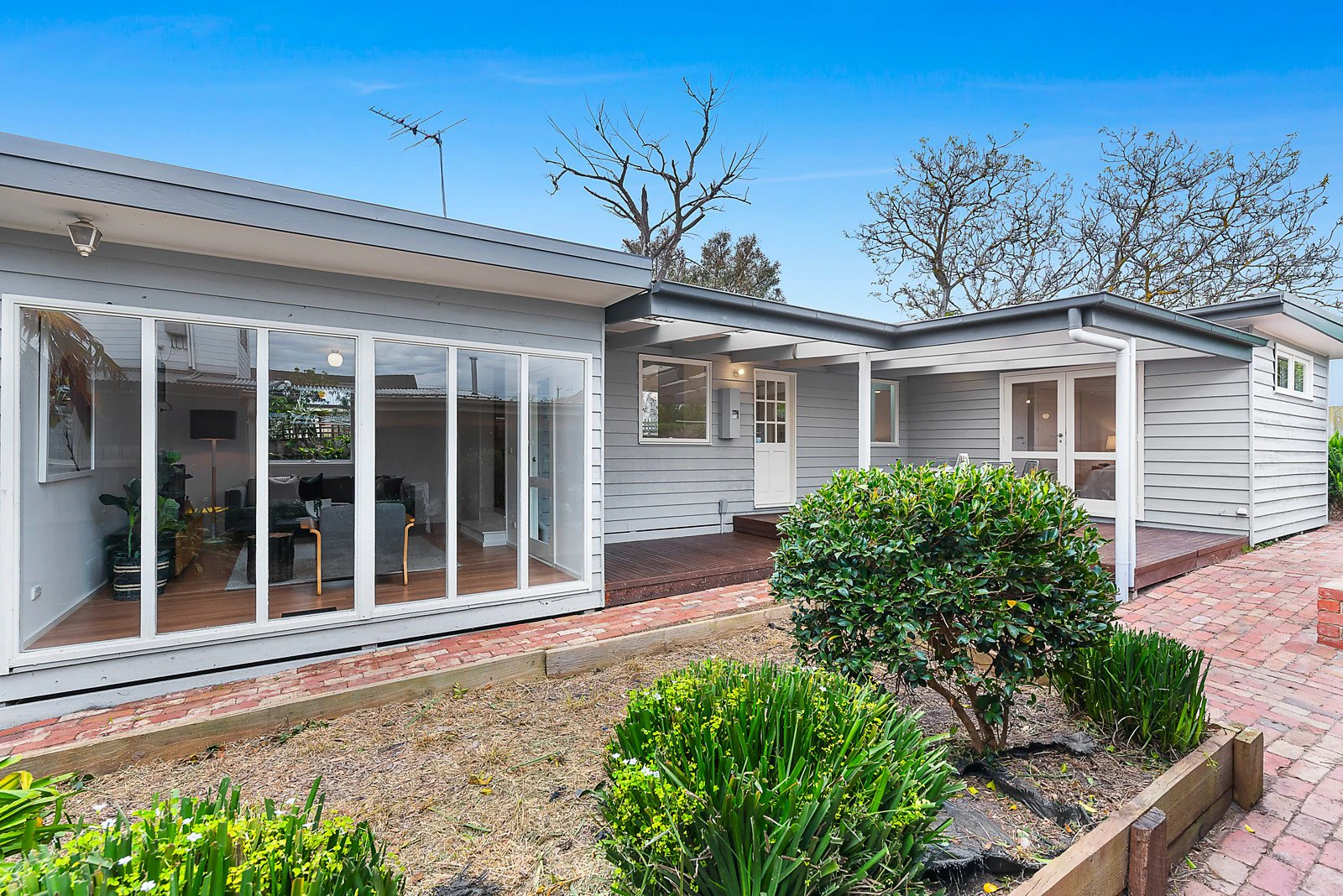 2/75 Wheatley Road, Mckinnon, VIC
