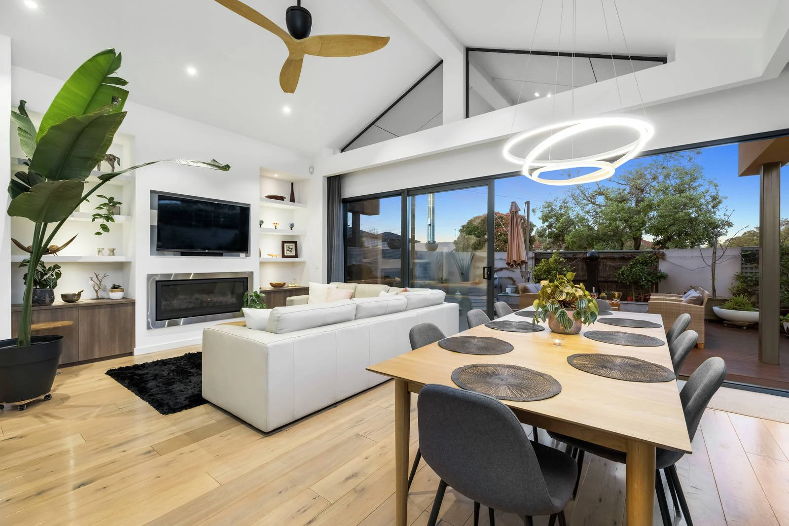 28 Beatty Parade, Mornington, VIC