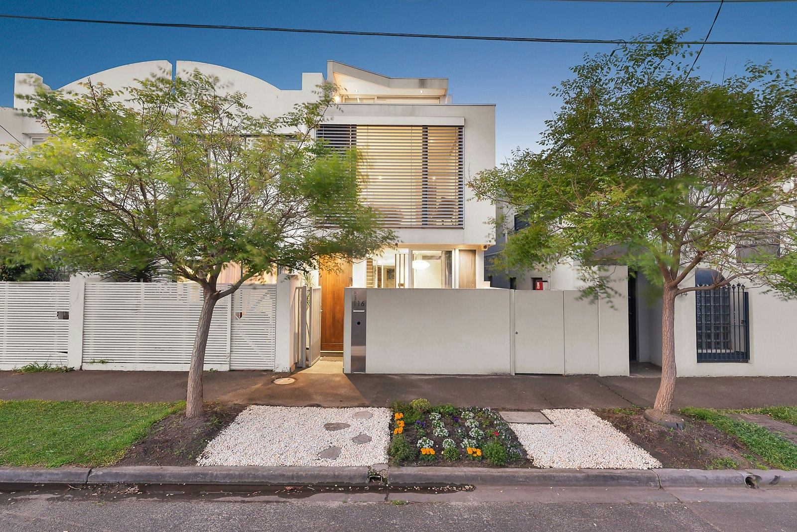 16 Withers Street, Albert Park, VIC