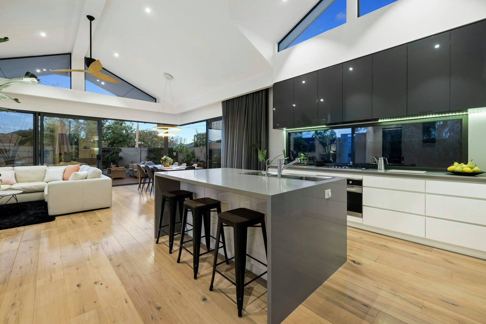 28 Beatty Parade, Mornington, VIC