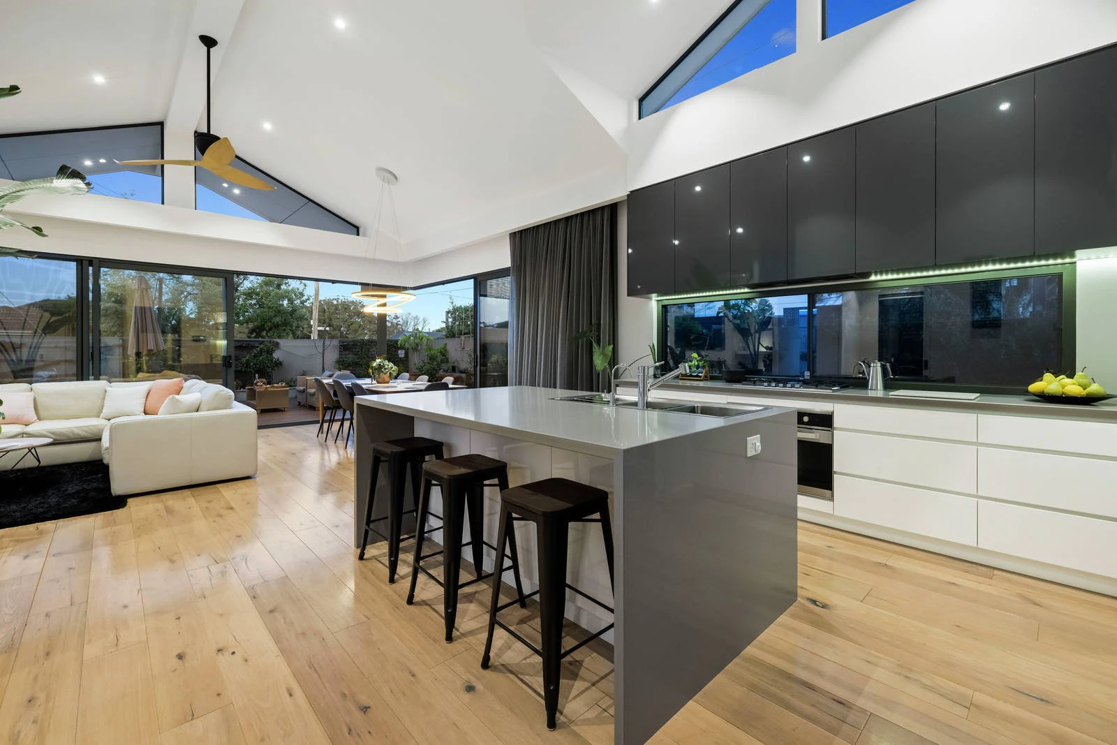 28 Beatty Parade, Mornington, VIC