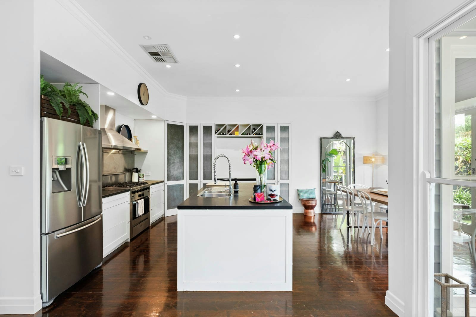 6 Kyarra Street, Hampton, VIC