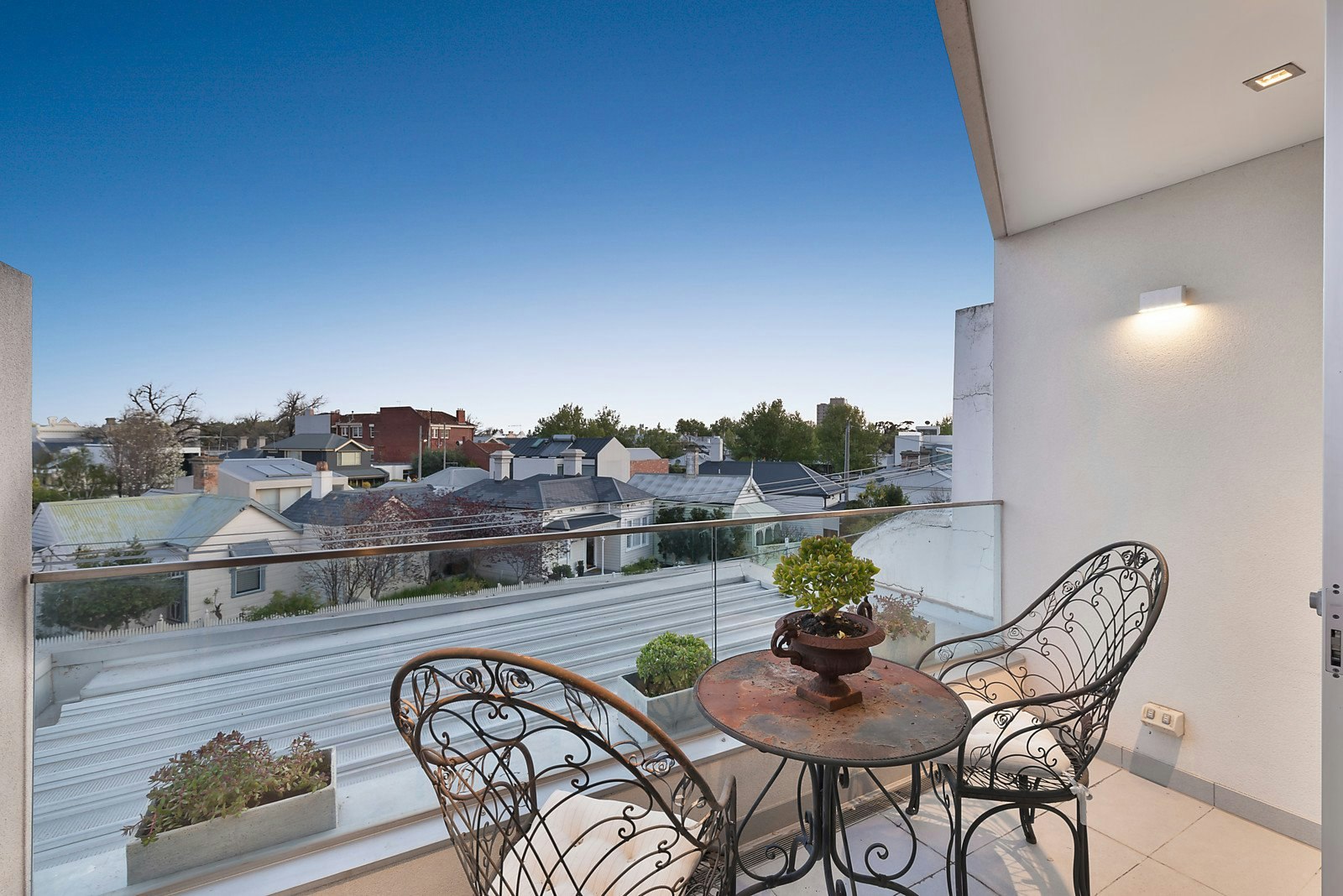 16 Withers Street, Albert Park, VIC