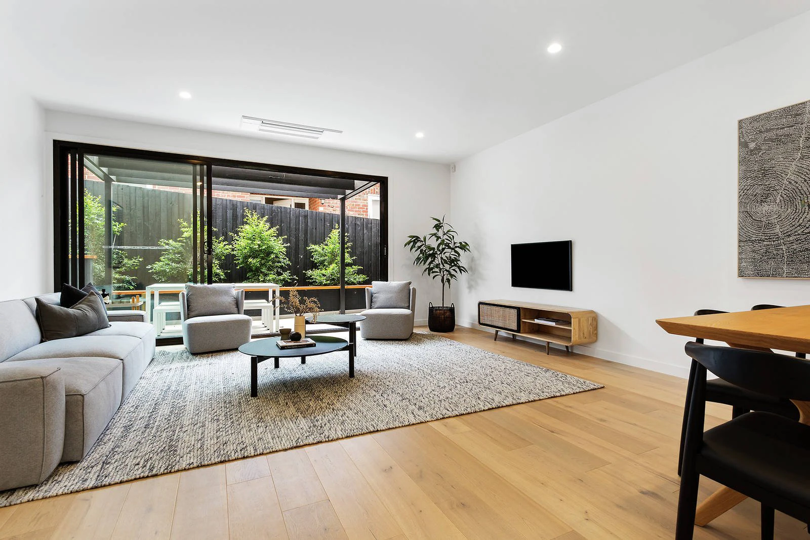 2/44a Banool Road, Surrey Hills, VIC
