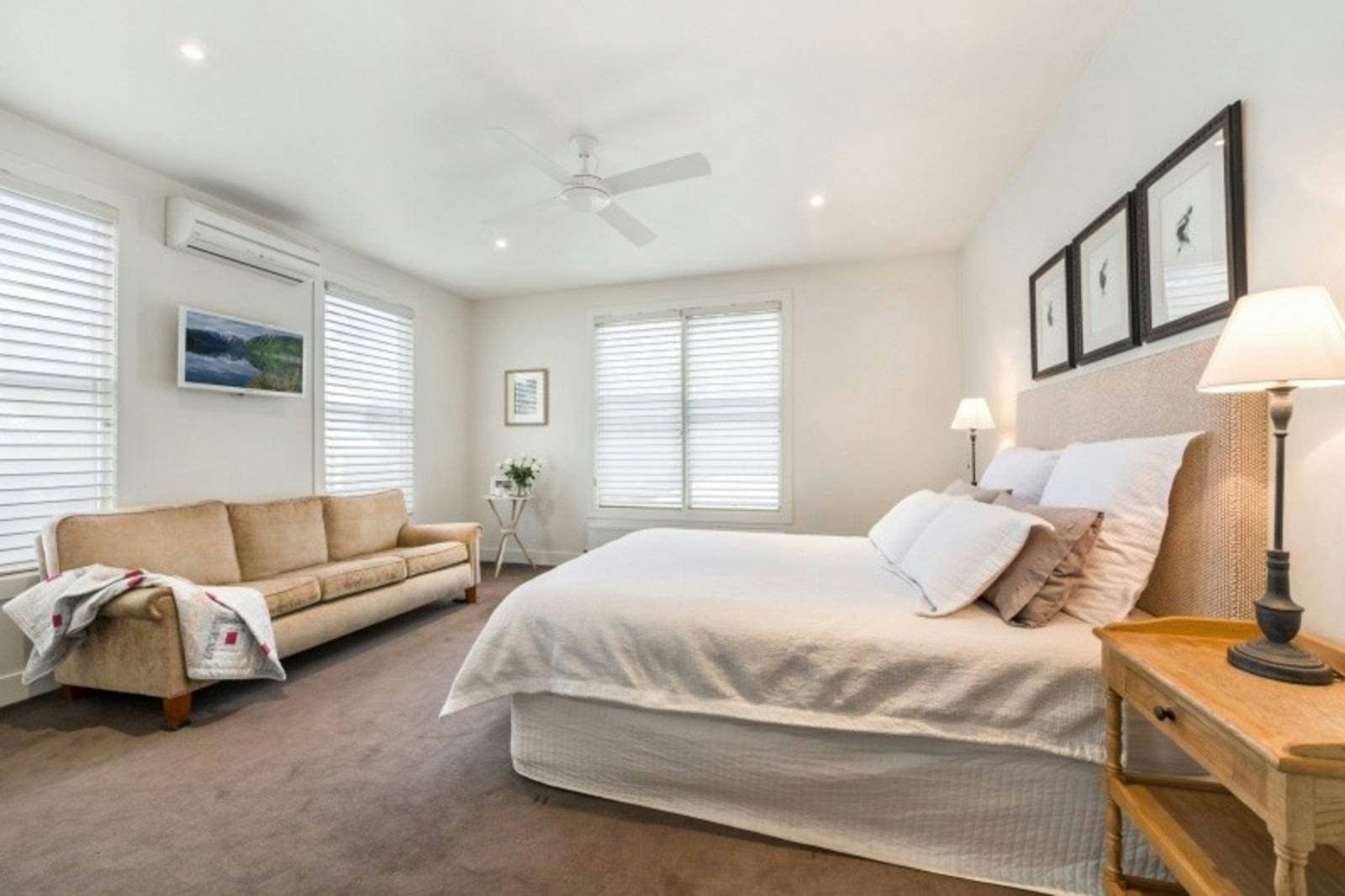 20 Hopetoun Avenue, Canterbury, VIC