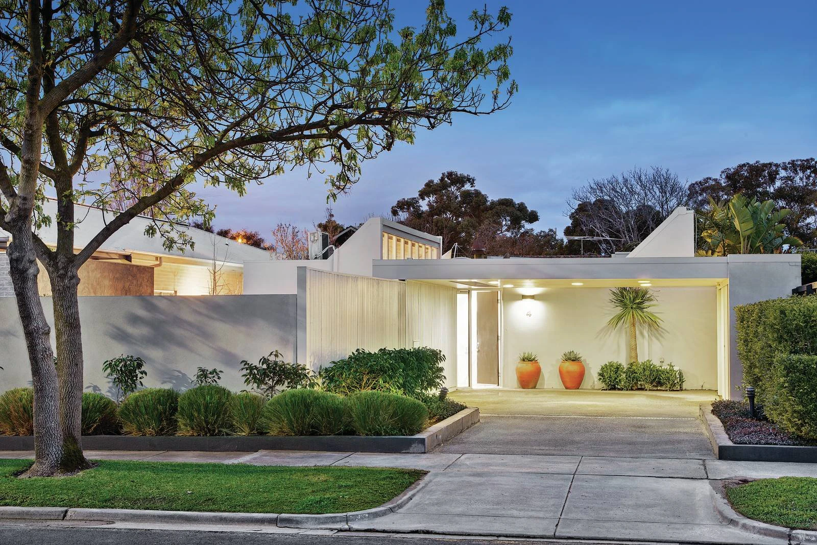4 The Avenue, Hampton, VIC