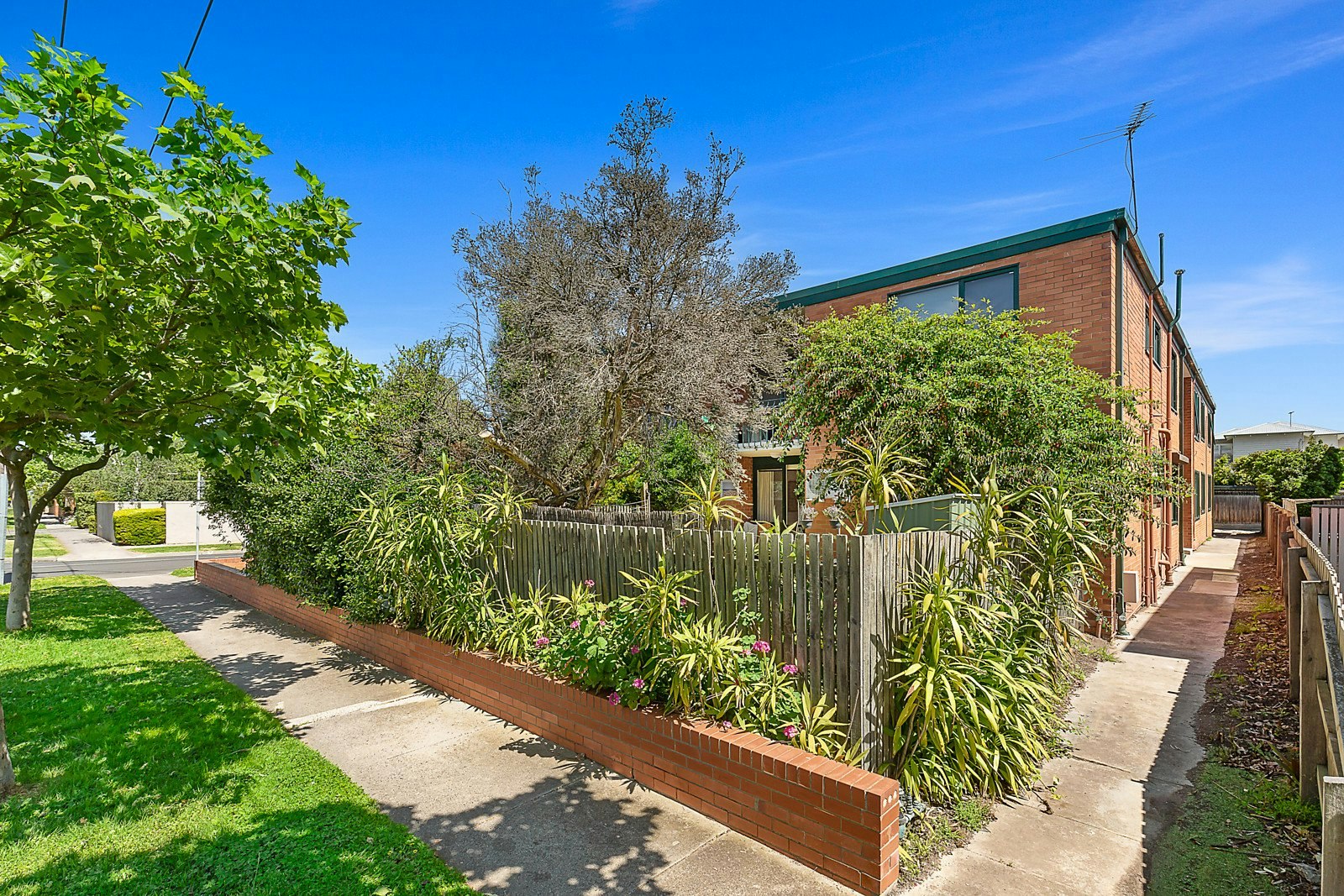 2/17 Fisher Street, Malvern East, VIC