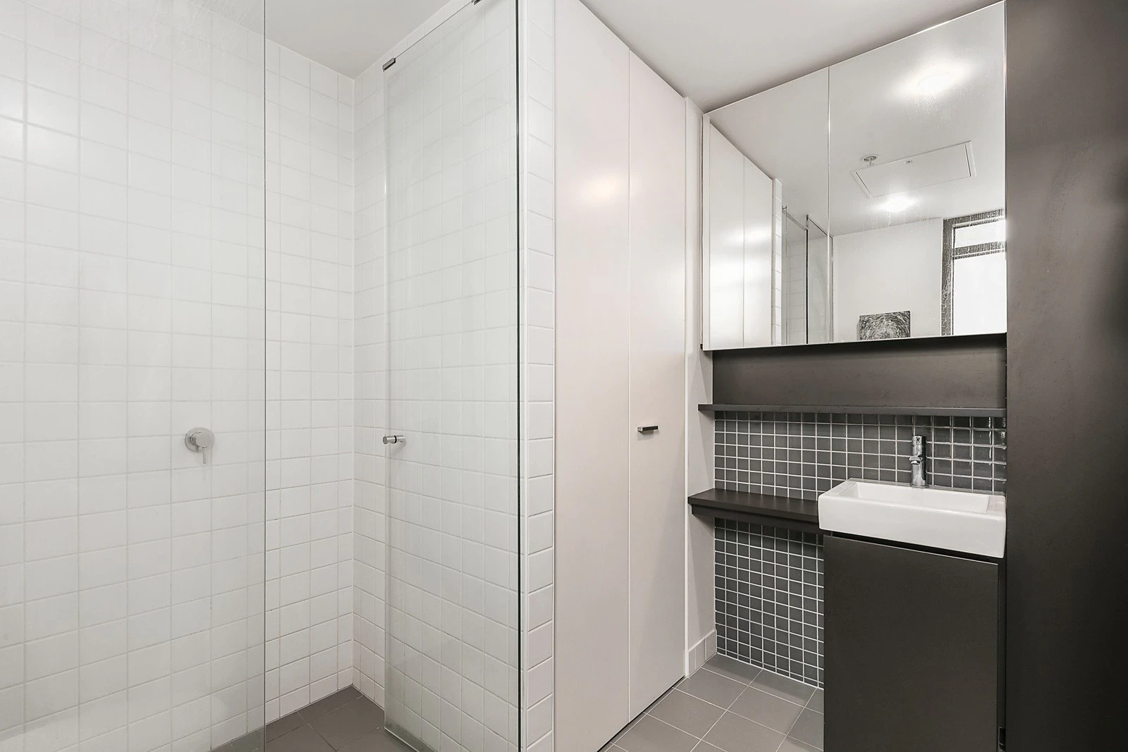 505/9 Eades Street, East Melbourne, VIC