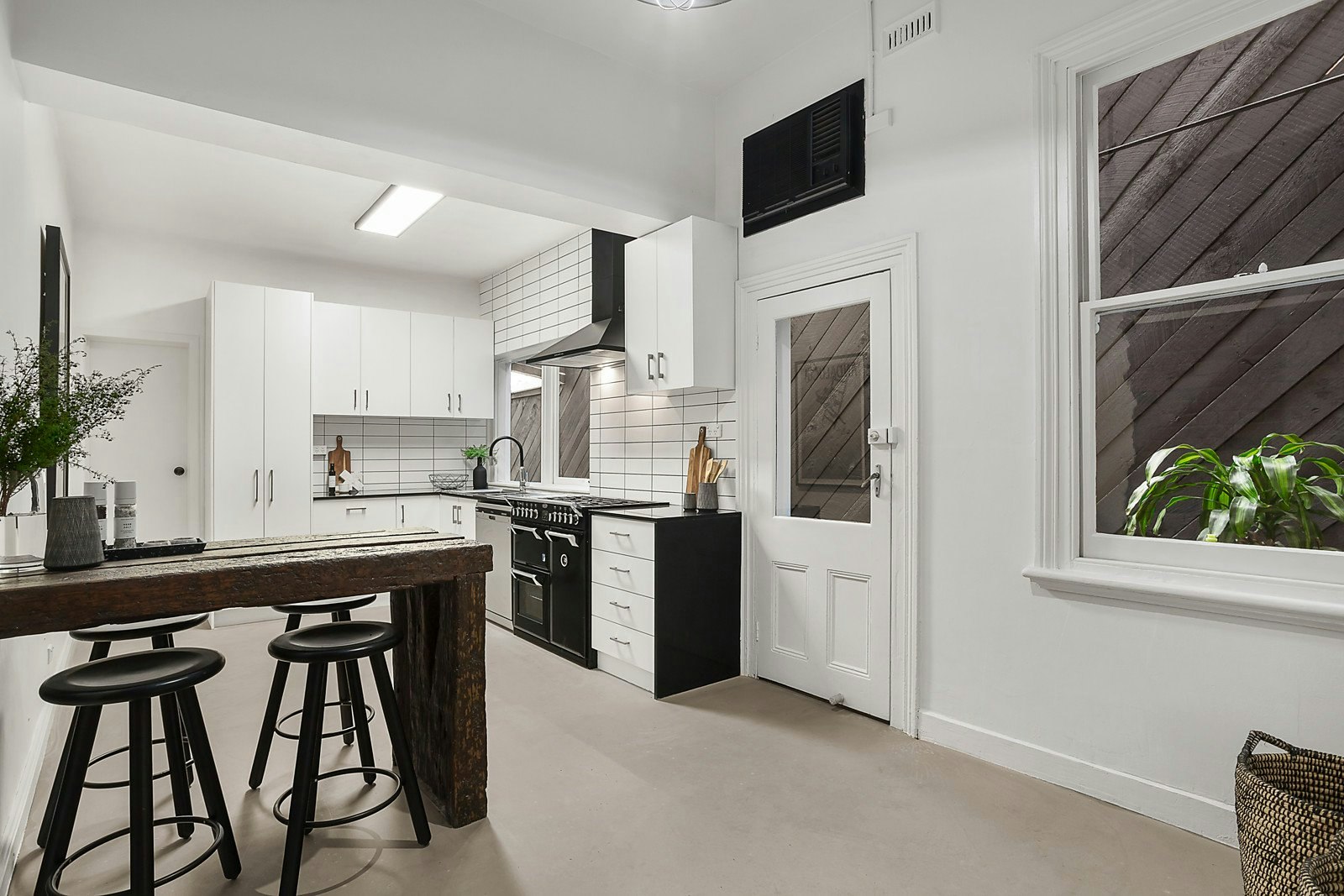 6 Mcilwrick Street, Windsor, VIC