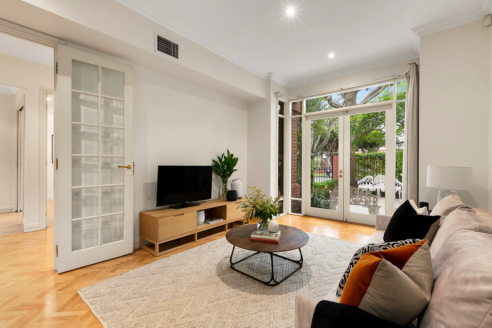1/10 Tollington Avenue, Malvern East, VIC