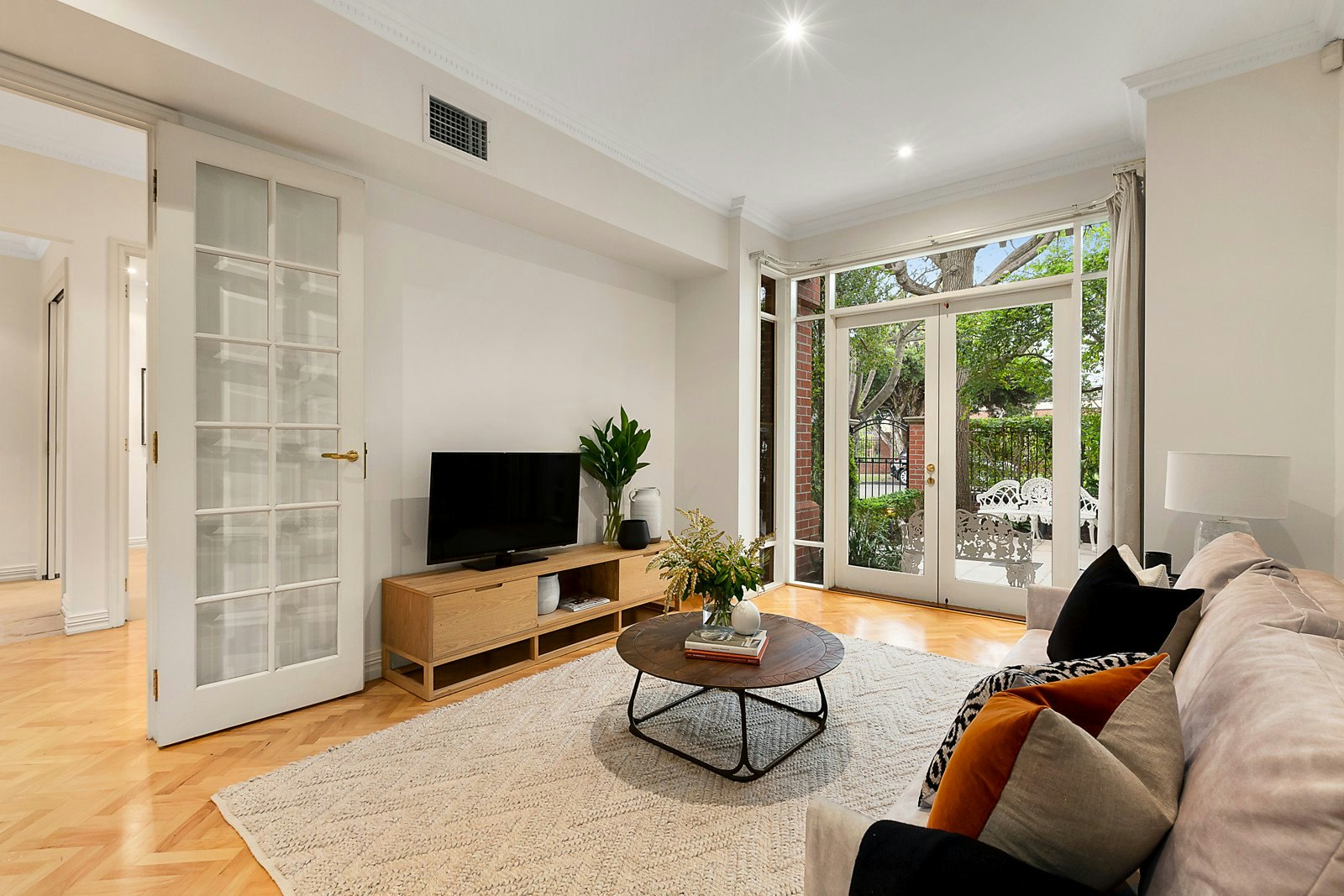 1/10 Tollington Avenue, Malvern East, VIC