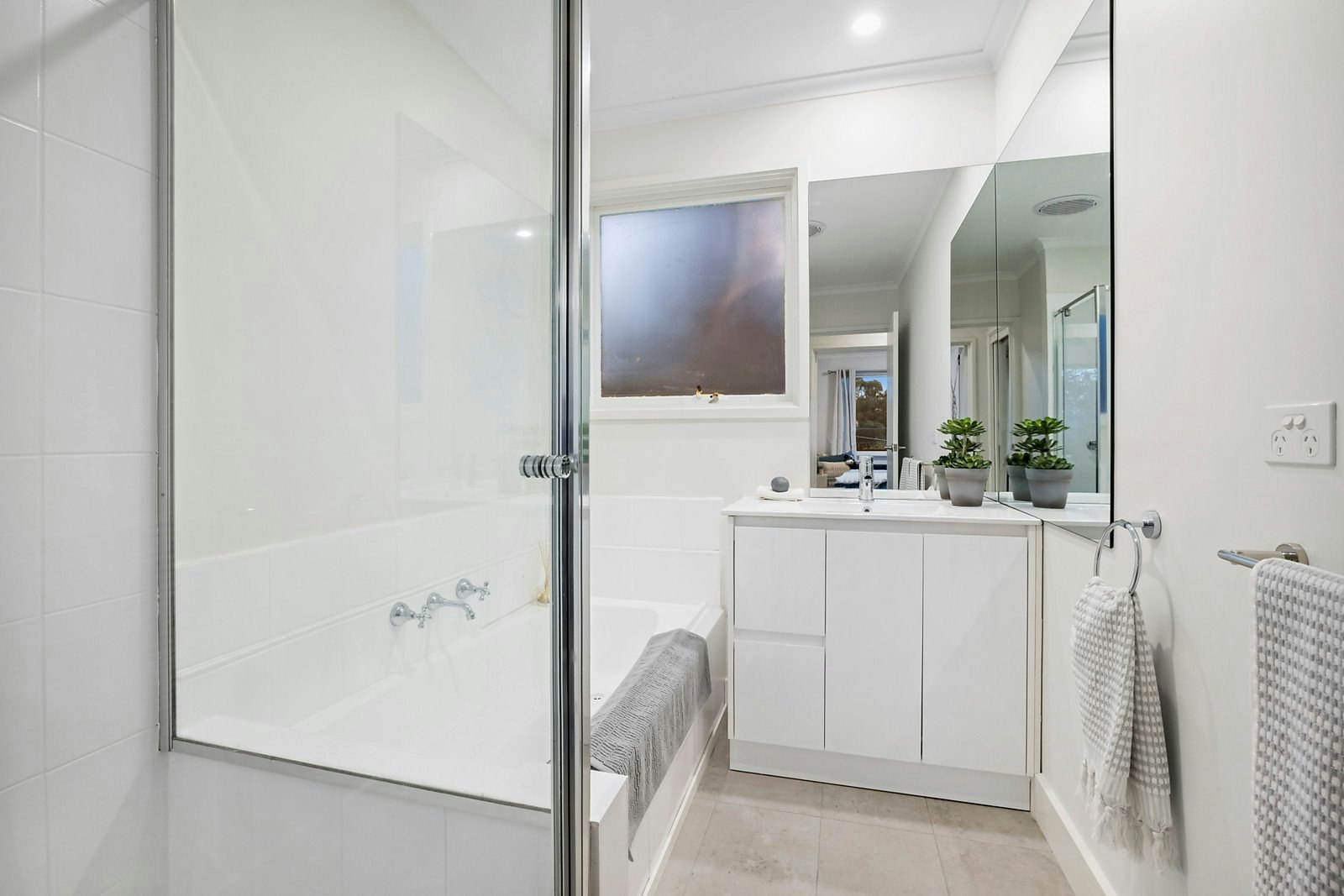 4 Hume Court, Frankston South, VIC