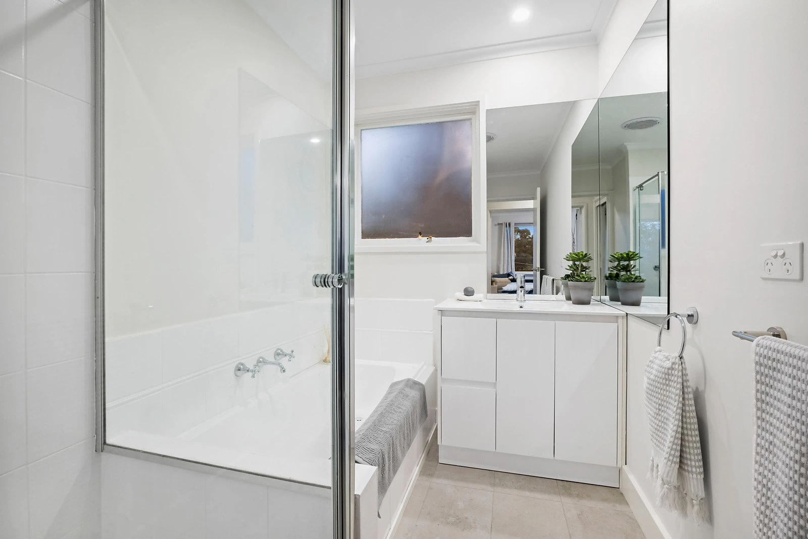 4 Hume Court, Frankston South, VIC