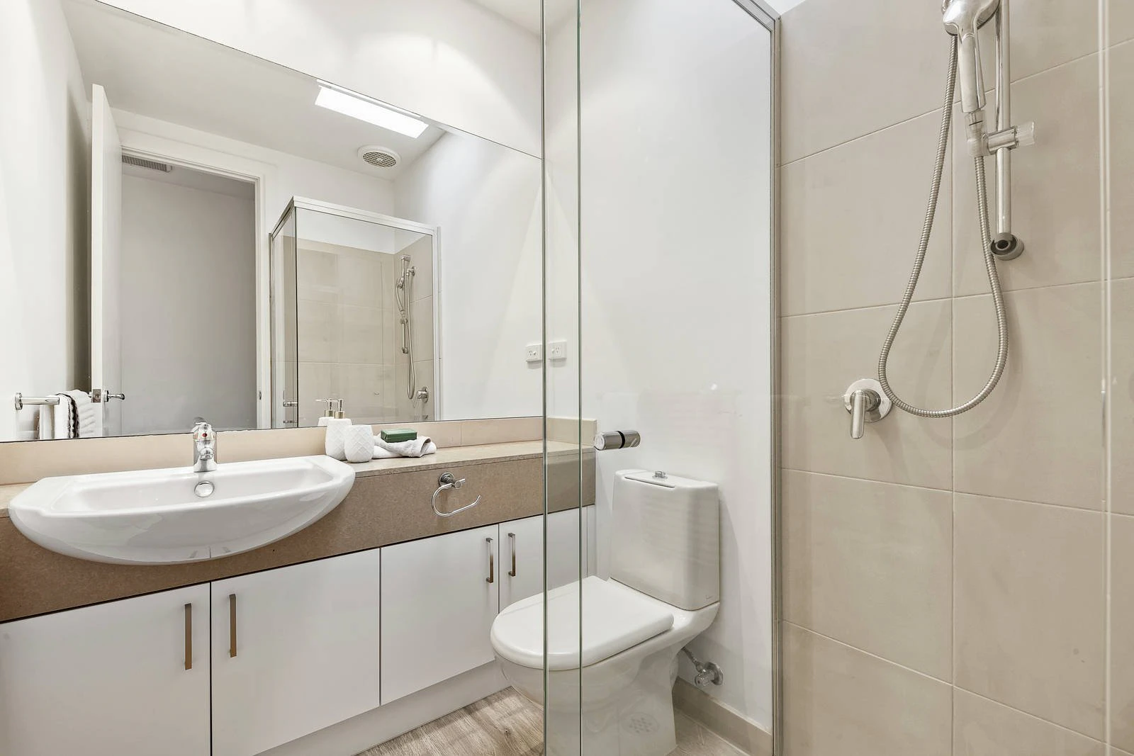 2/53 Cromwell Road, South Yarra, VIC