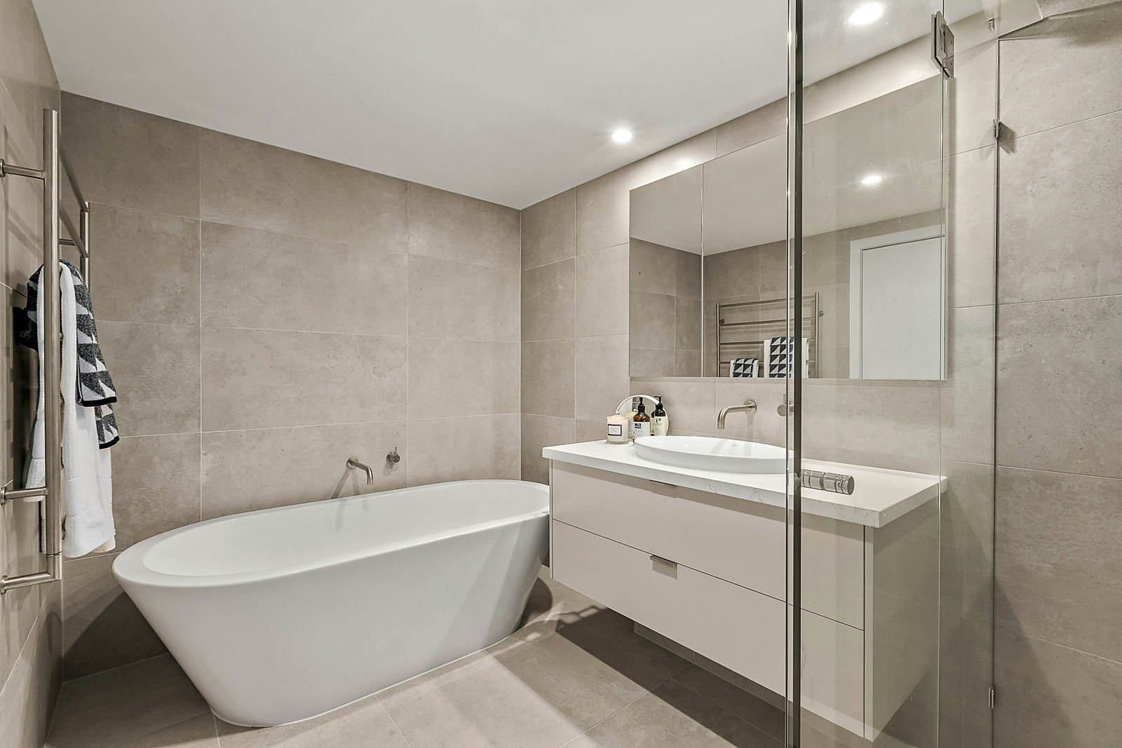 103/53 Chaucer Crescent, Canterbury, VIC