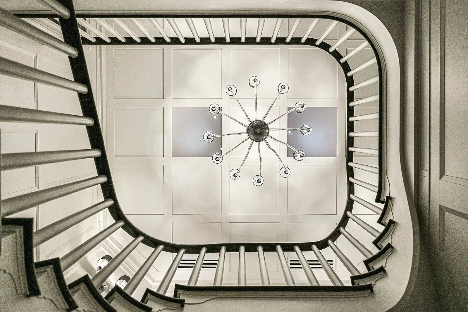 6 Lascelles Avenue, Toorak, VIC