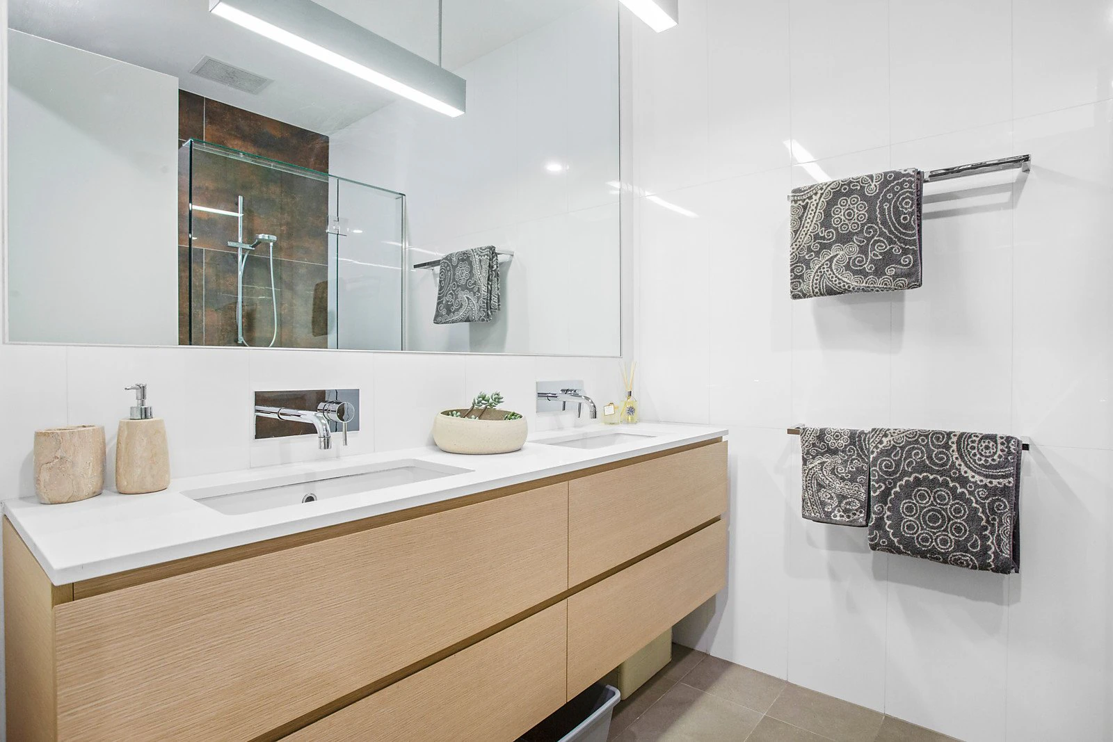 1/17 Tanti Avenue, Mornington, VIC