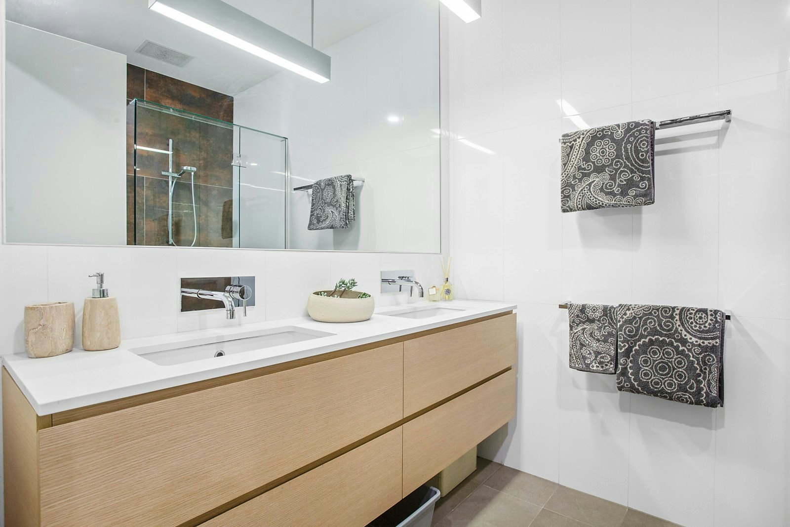 1/17 Tanti Avenue, Mornington, VIC