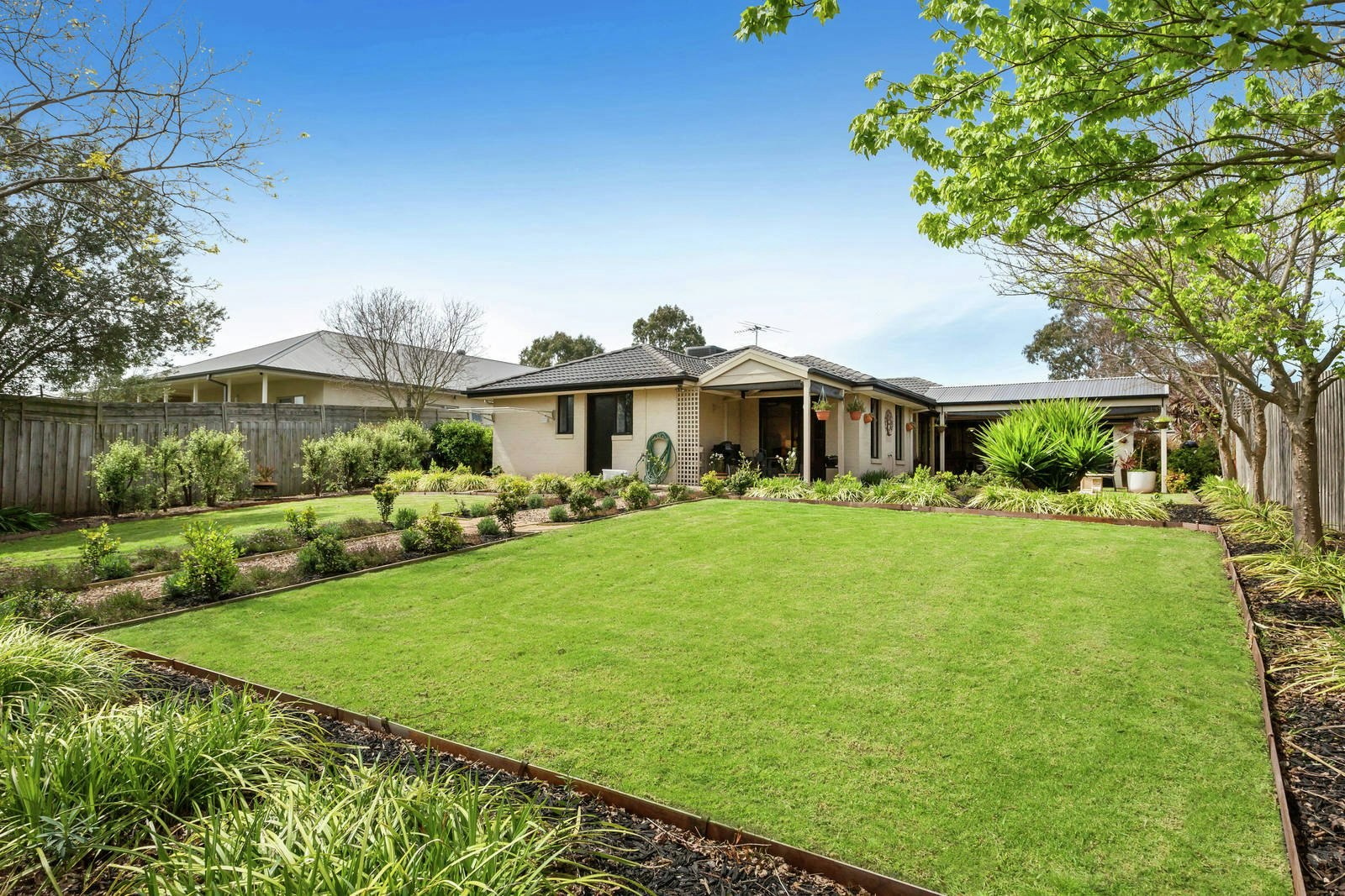 6 Katherine Court, Mornington, VIC