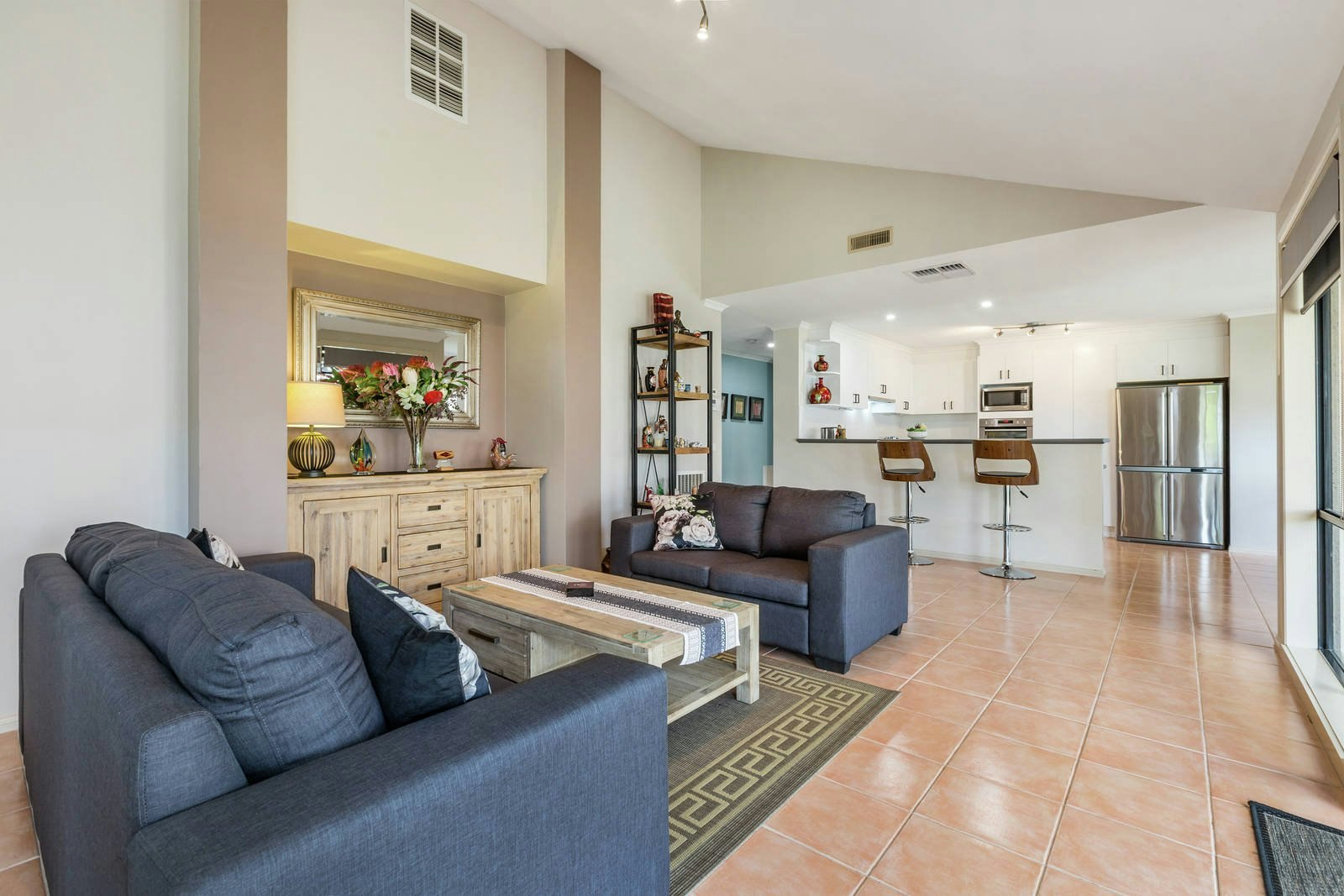 6 Katherine Court, Mornington, VIC