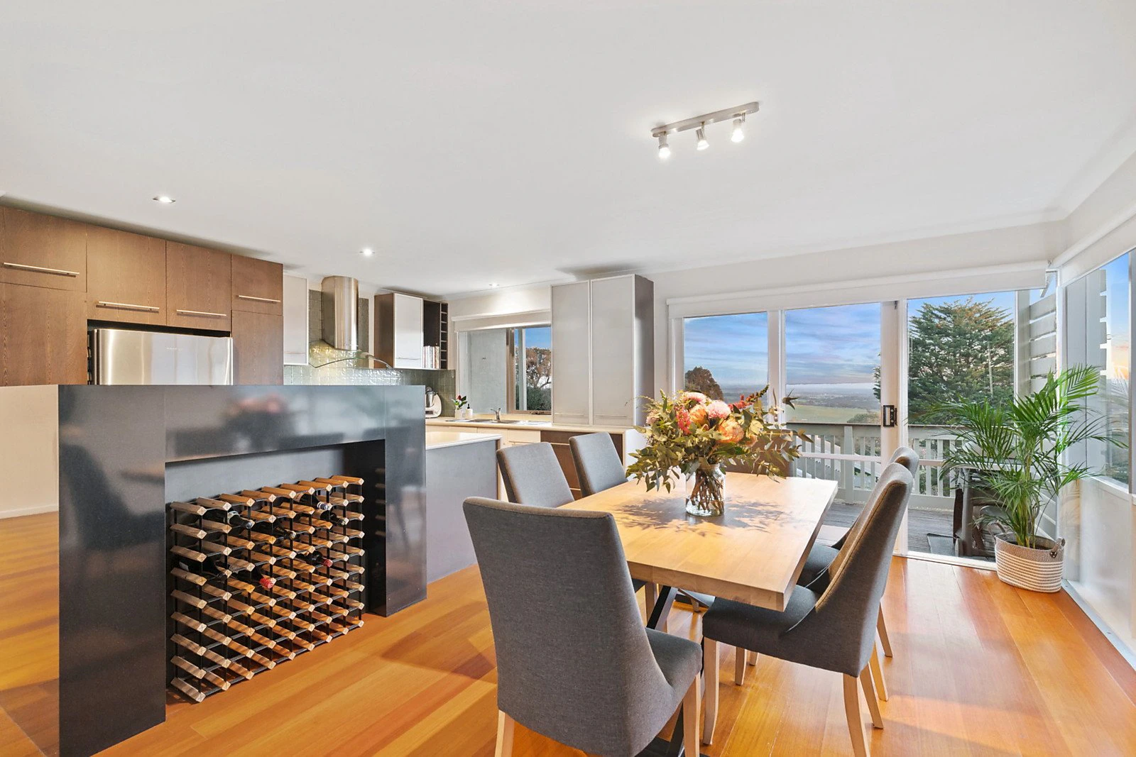 10 Bellevue Crescent, Mount Eliza, VIC