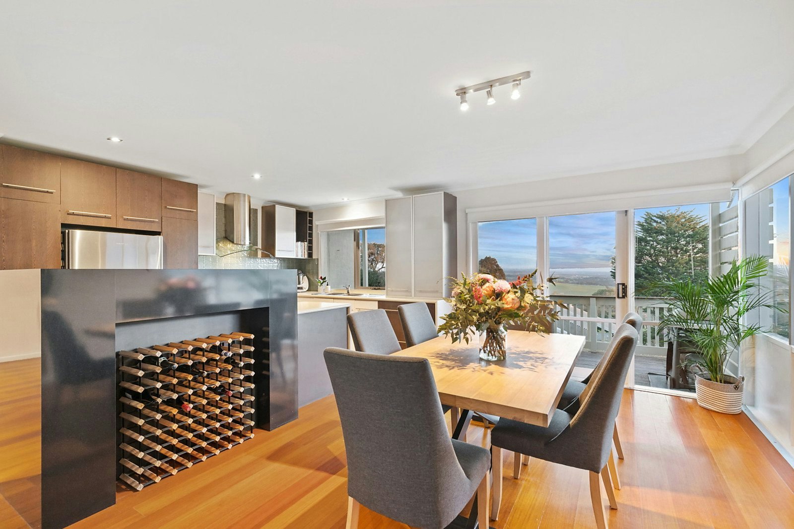 10 Bellevue Crescent, Mount Eliza, VIC