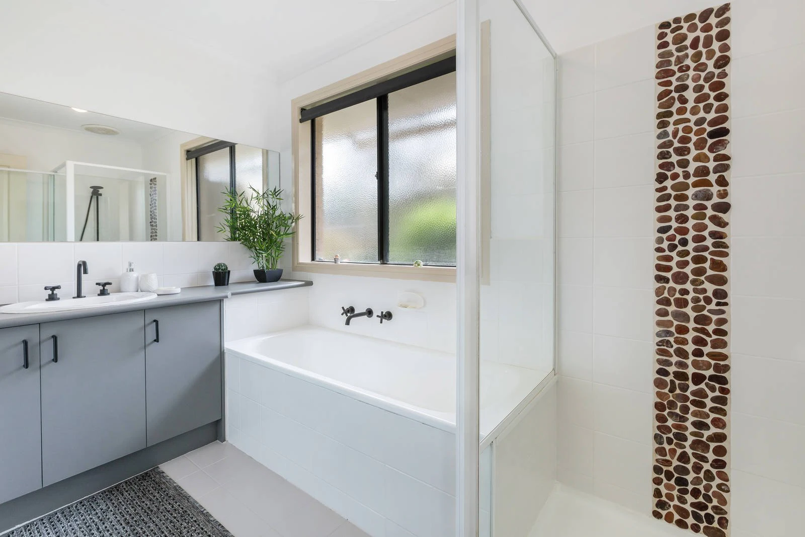 6 Katherine Court, Mornington, VIC