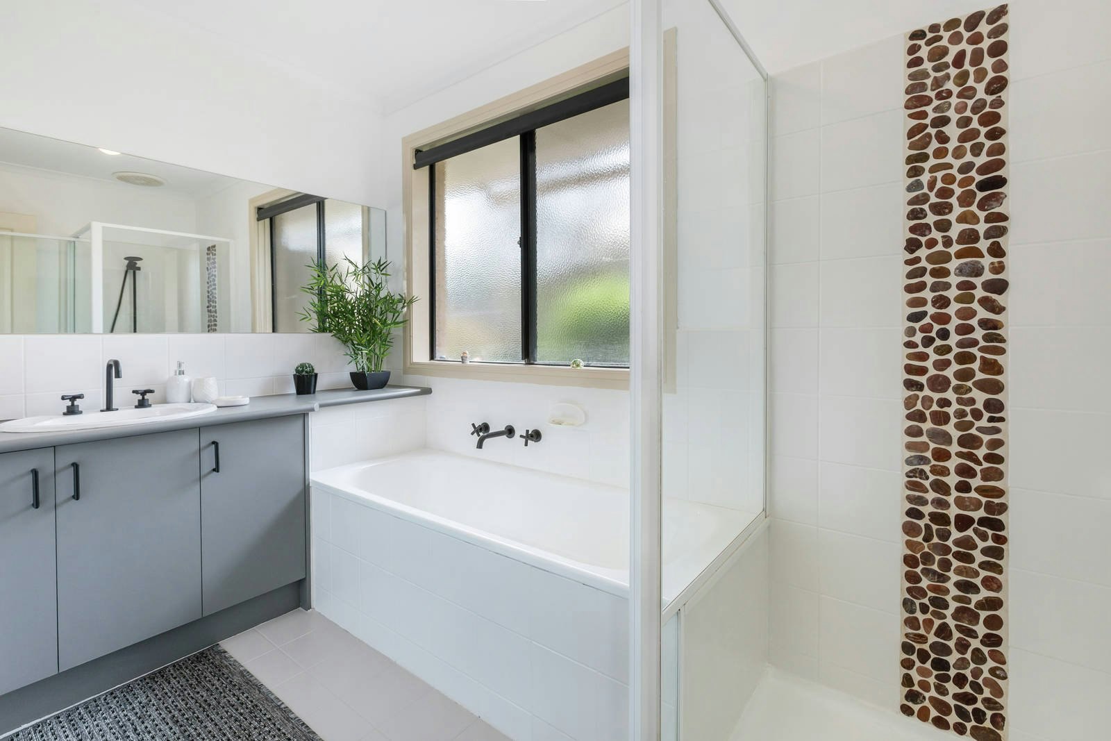 6 Katherine Court, Mornington, VIC