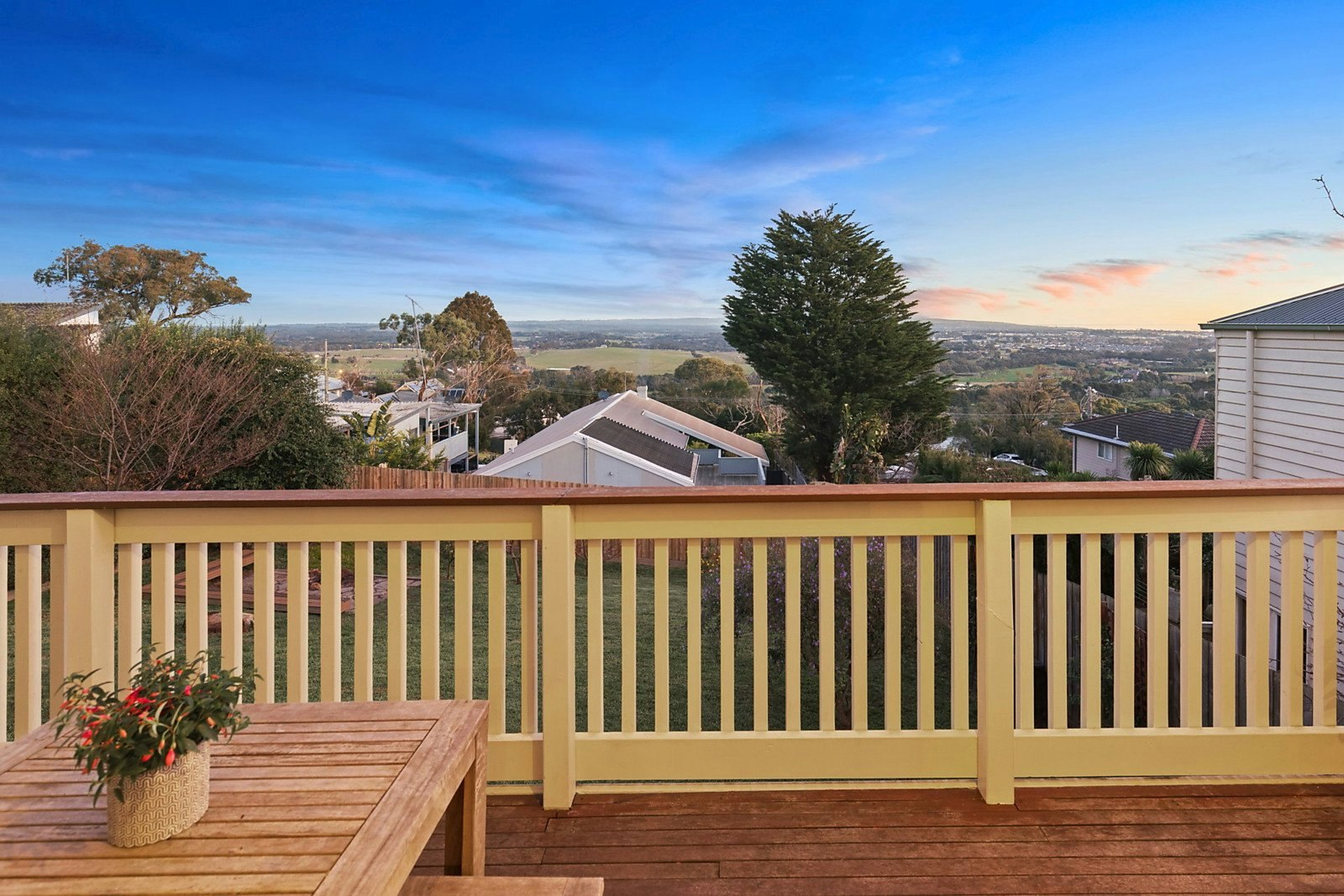 10 Bellevue Crescent, Mount Eliza, VIC