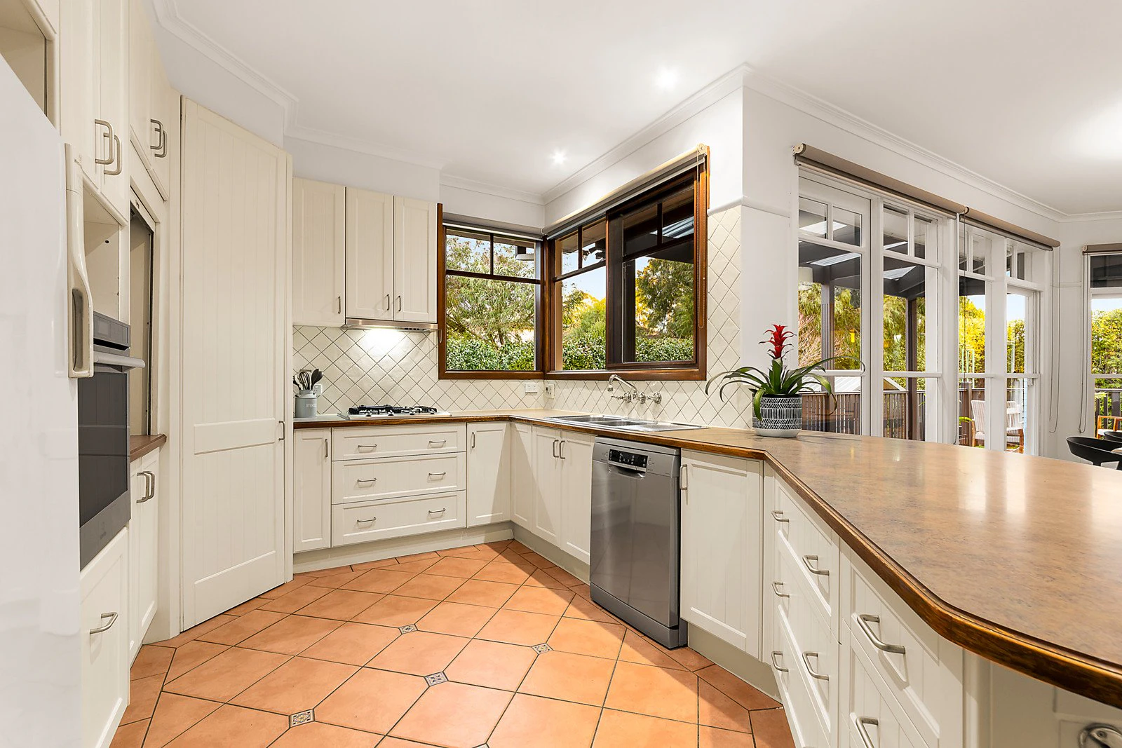 12 Esper Avenue, Oakleigh South, VIC